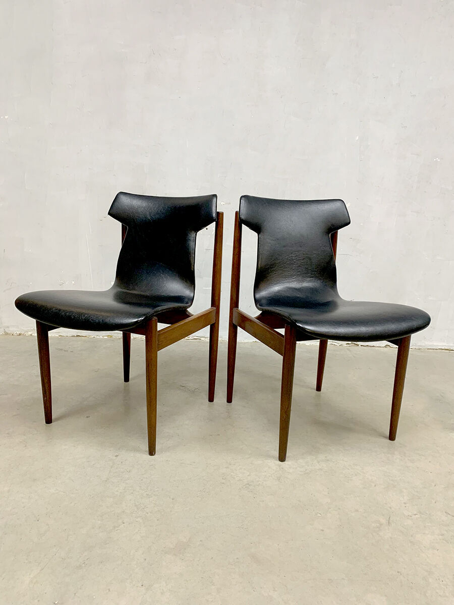 Pair of dining chairs Inger Klingenberg Fristho Franeker