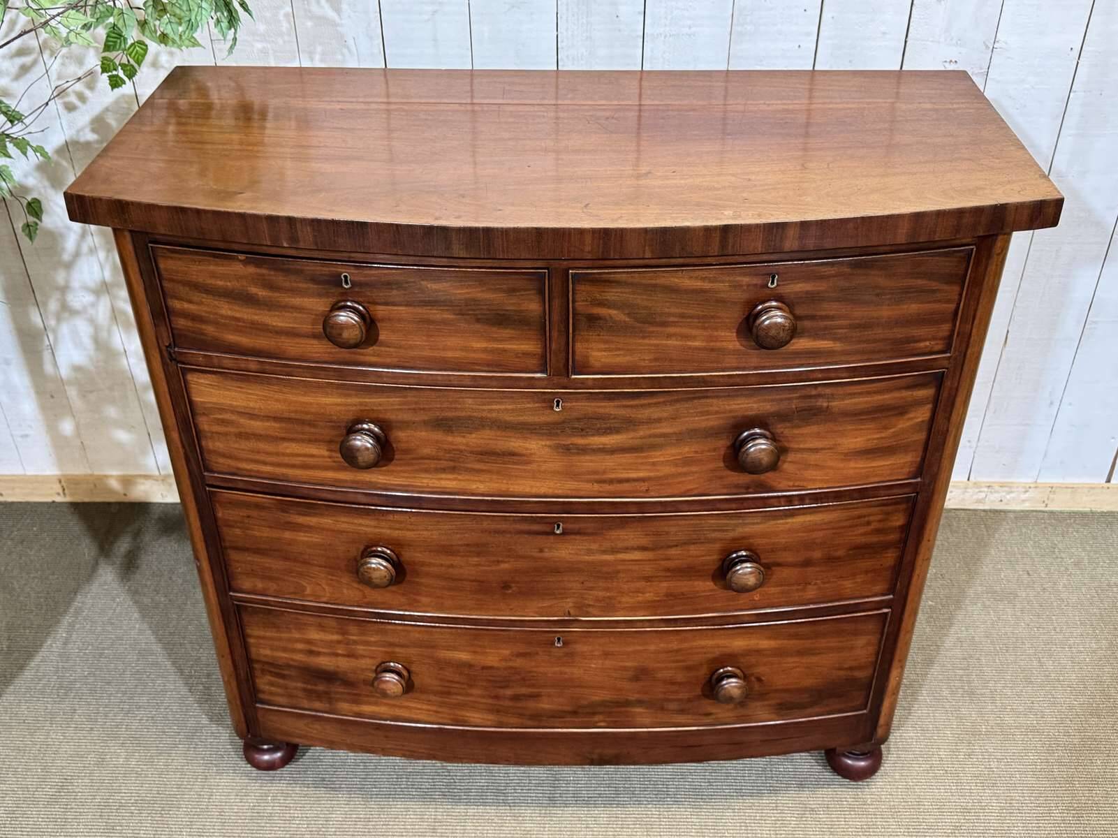 Commode Victorienne anglaise en acajou XIXème