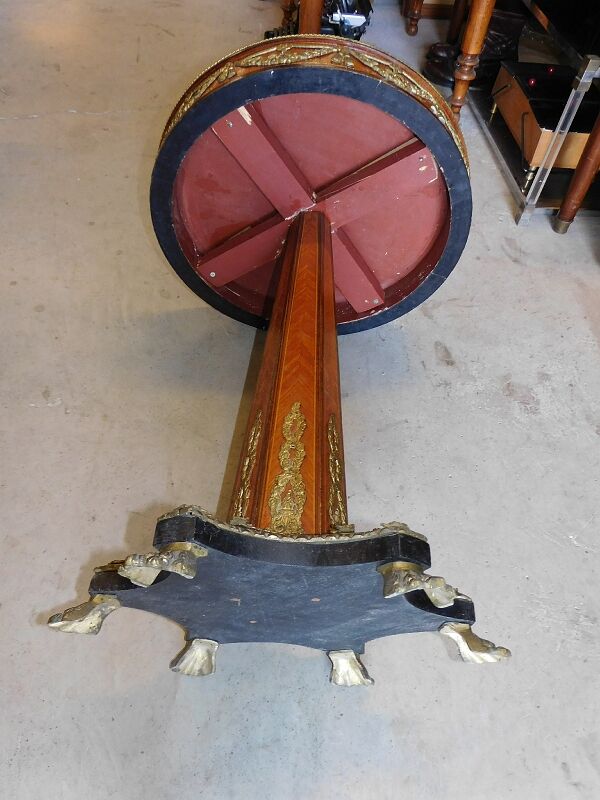 Gueridon marquetry and bronze central foot harness