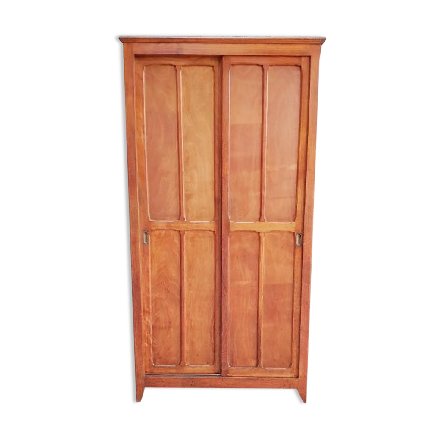 Parisian wardrobe with sliding doors