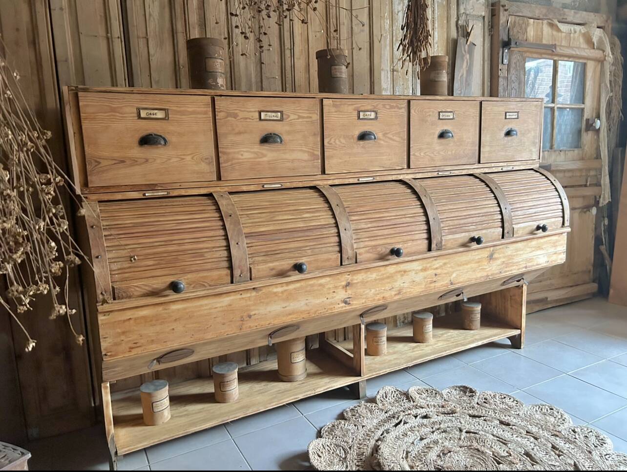 Exceptionnel meuble grainetier