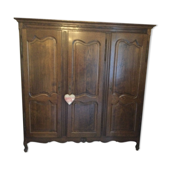 Armoire en chêne massif