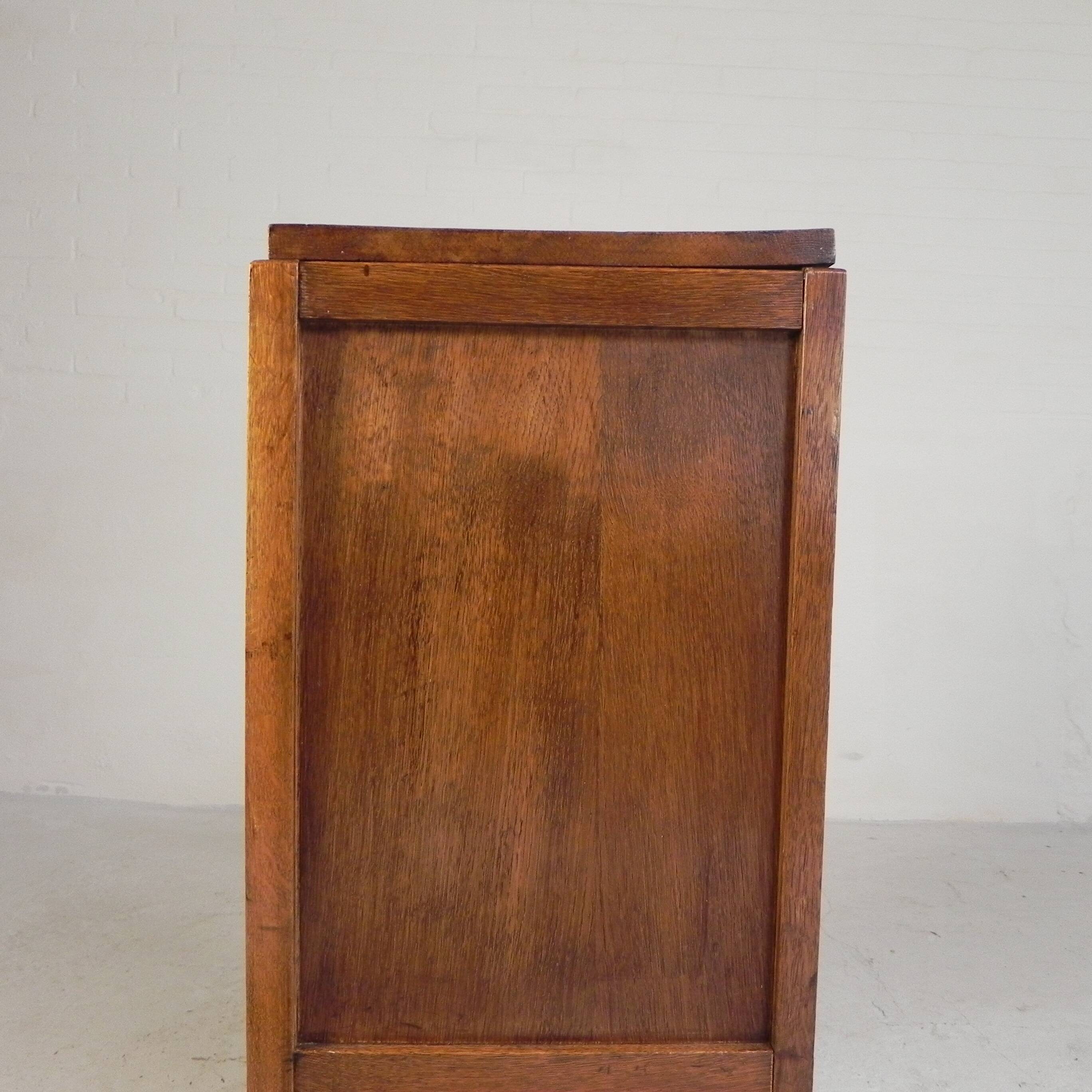 Petit meuble vitrine avec 2 portes, années 1930