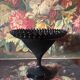 Grande coupe sur pied en opaline noire Art déco des années 1930 une rareté atypique