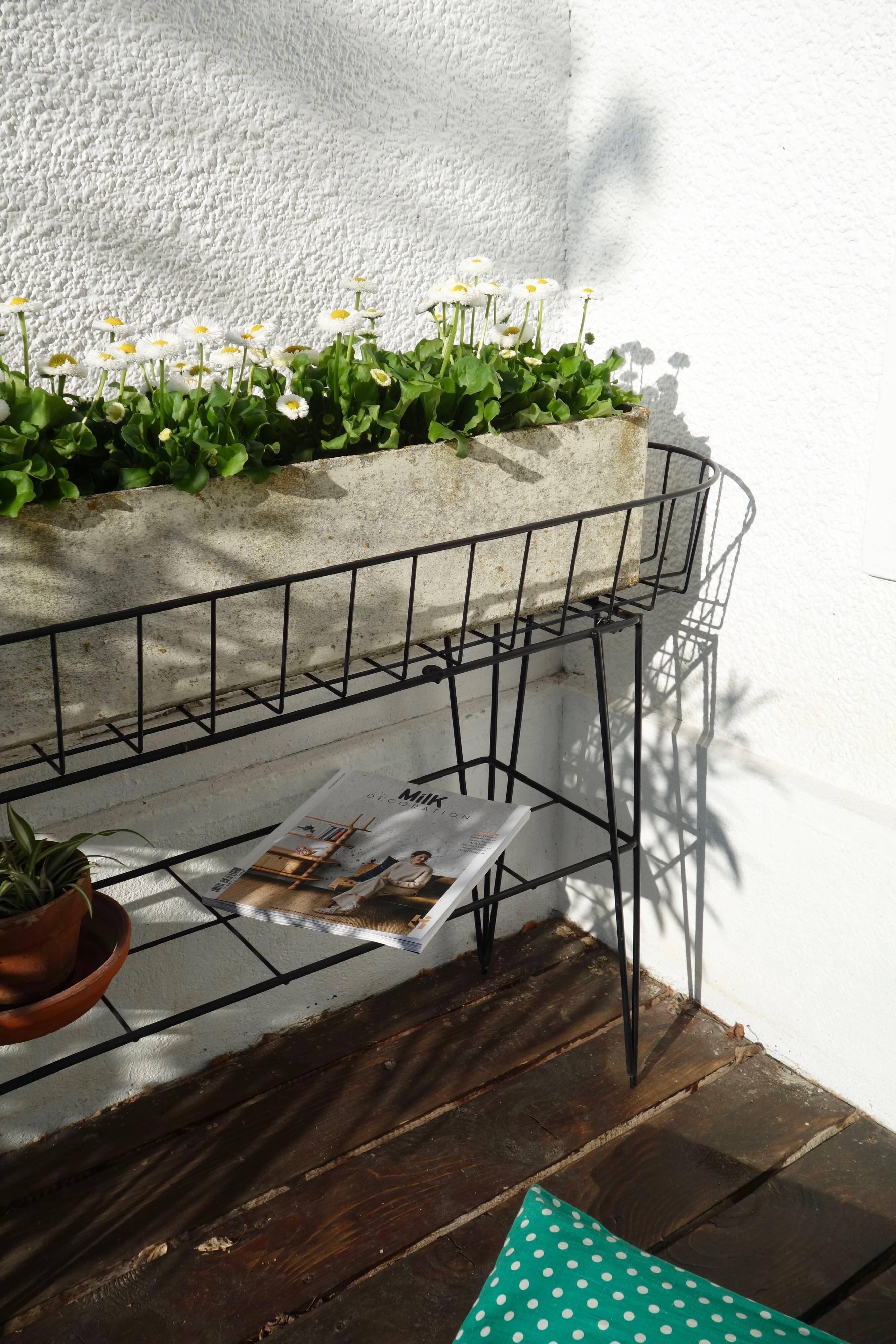 The 1950s metal planter