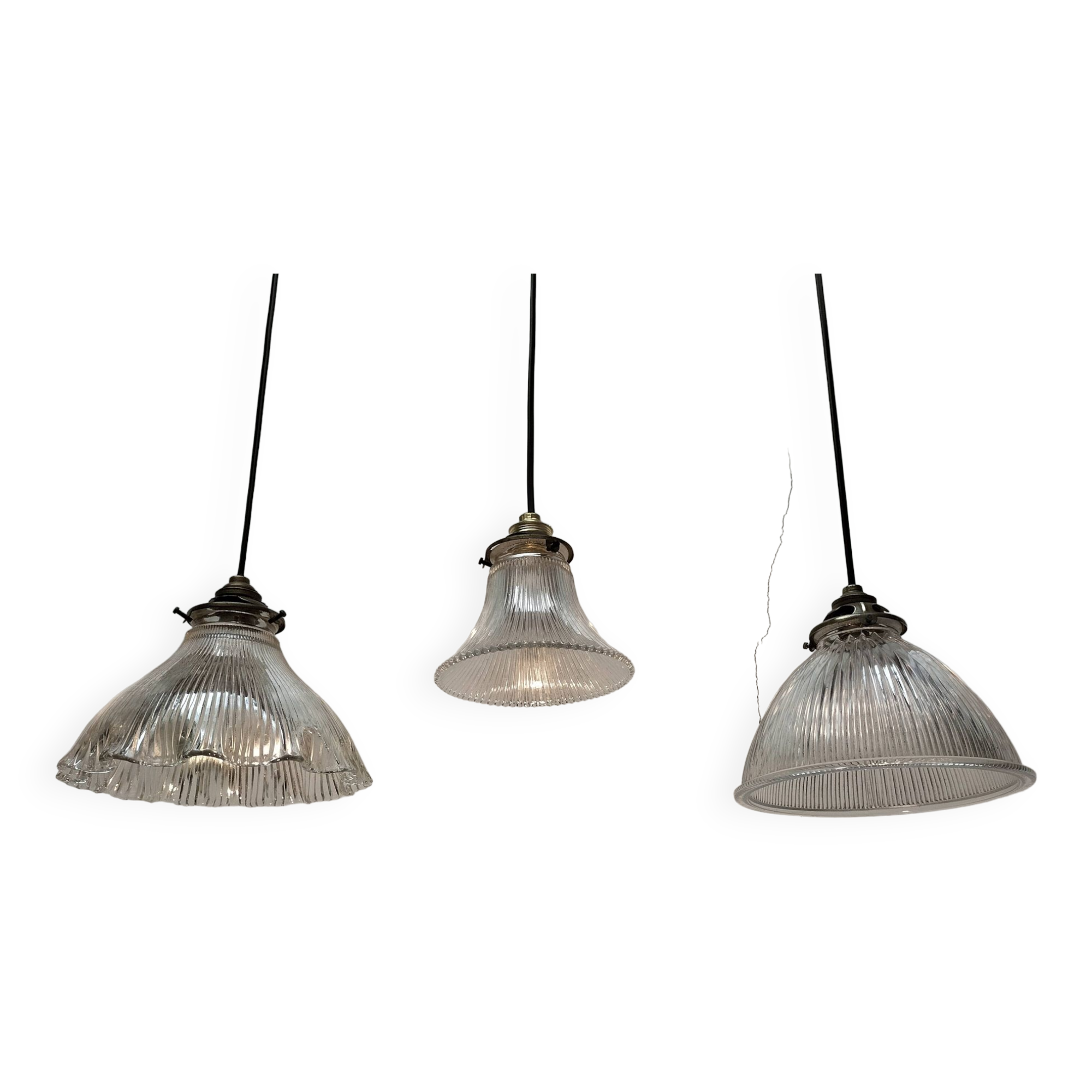 Holophane suspensions