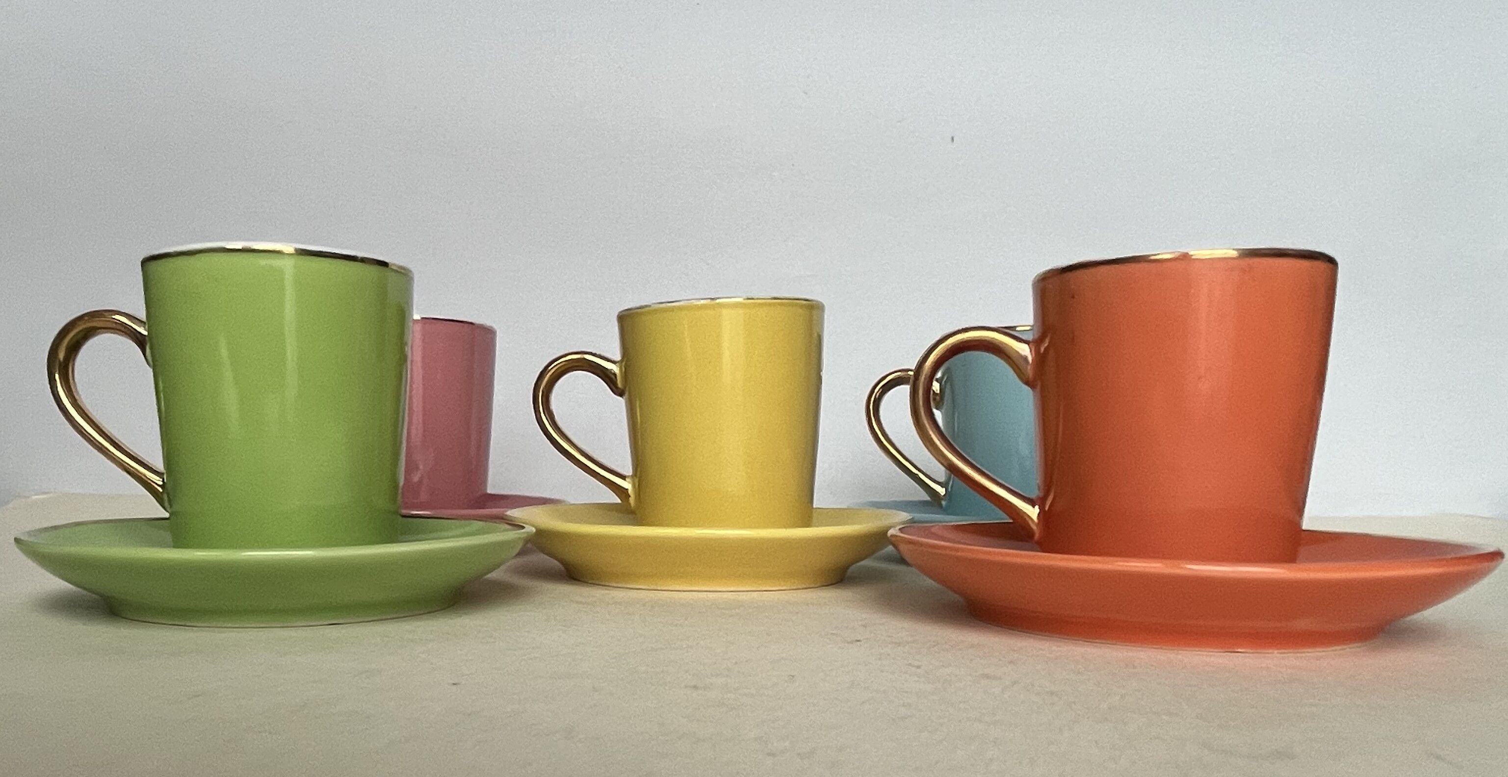 Set of 5 cups of color L. Dake & Zn