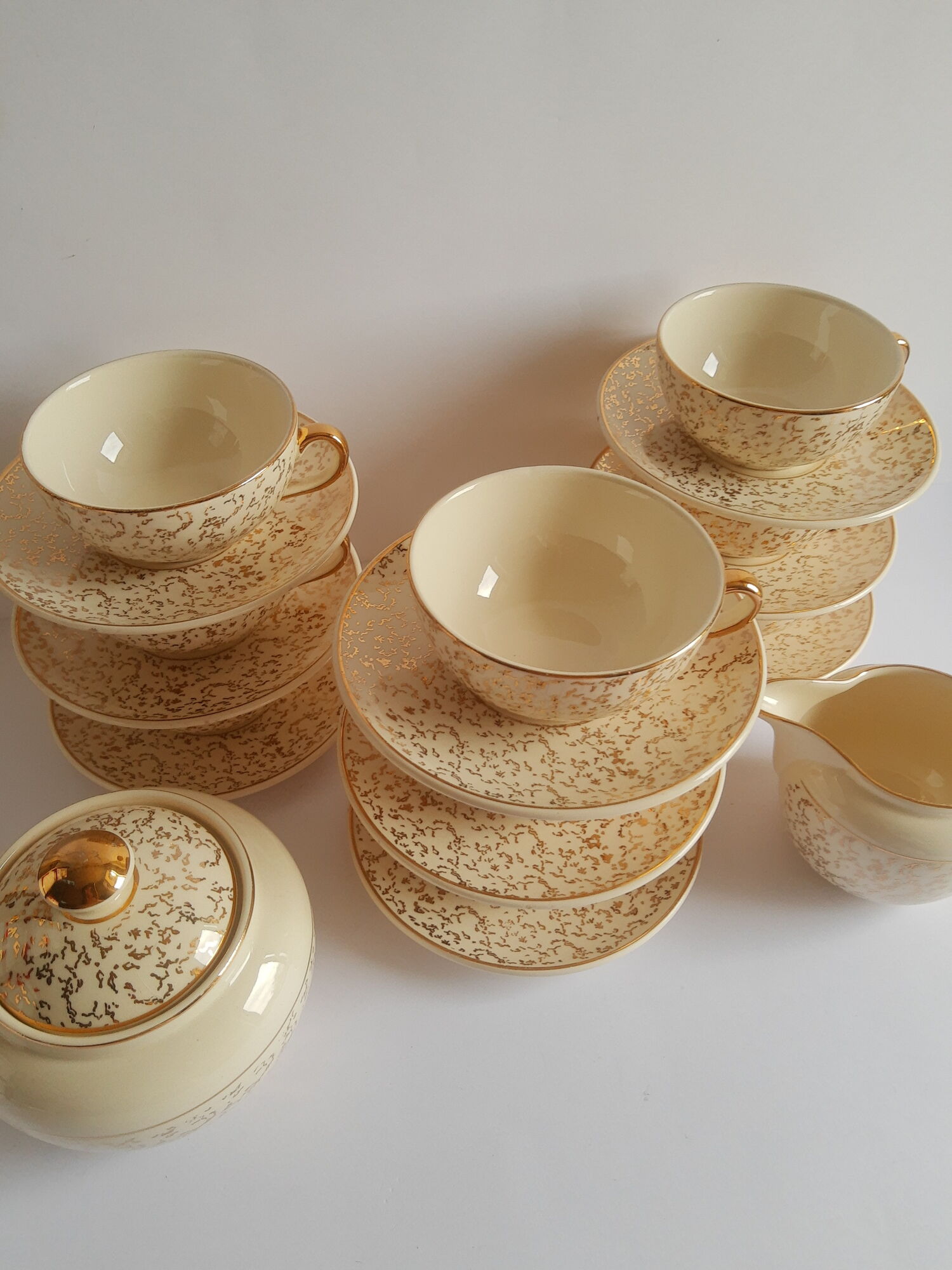 Villeroy and Boch coffee set 9 cups and vintage sugar and milk pot