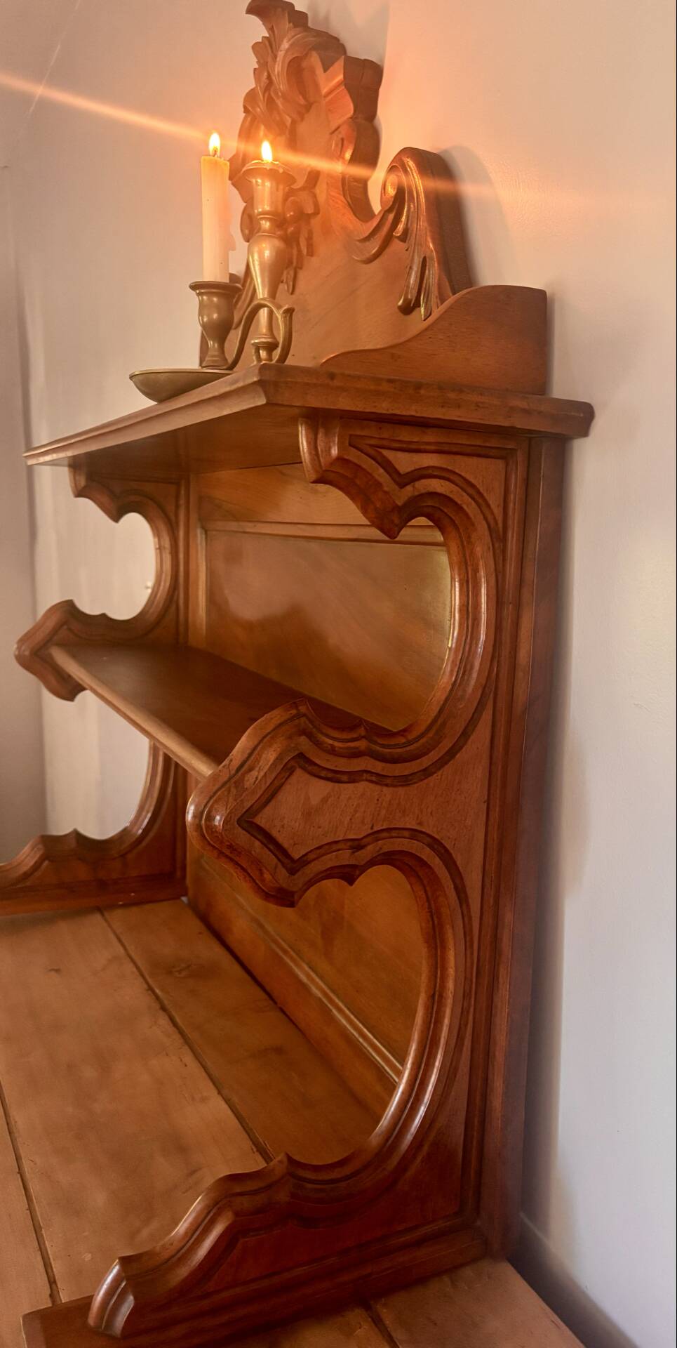 Elegant French Wall Shelf Saint-Hubert – Carved Walnut, Late 11th Century