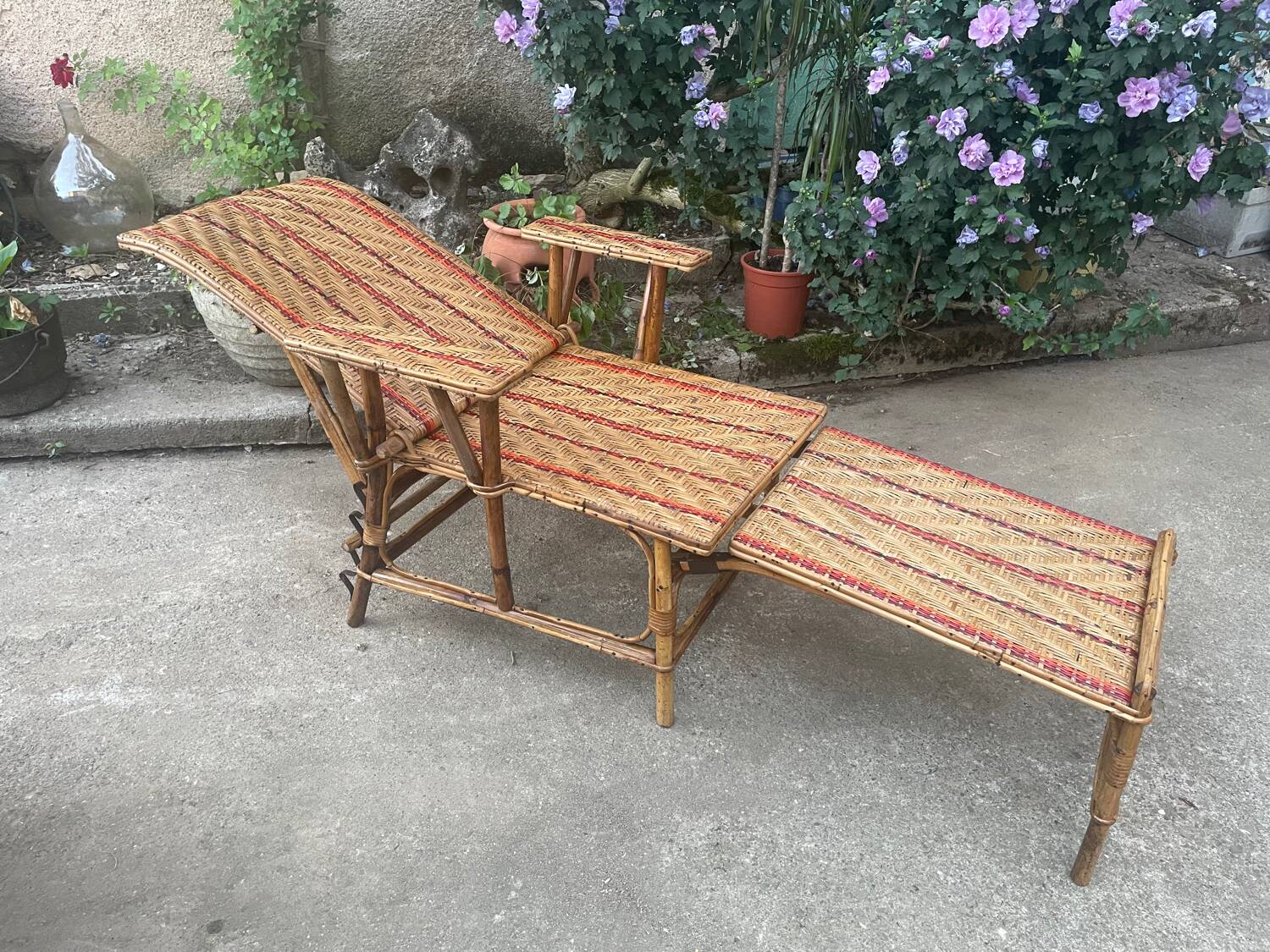 Rattan lounge chair