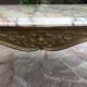 Table basse en bronze doré et marbre