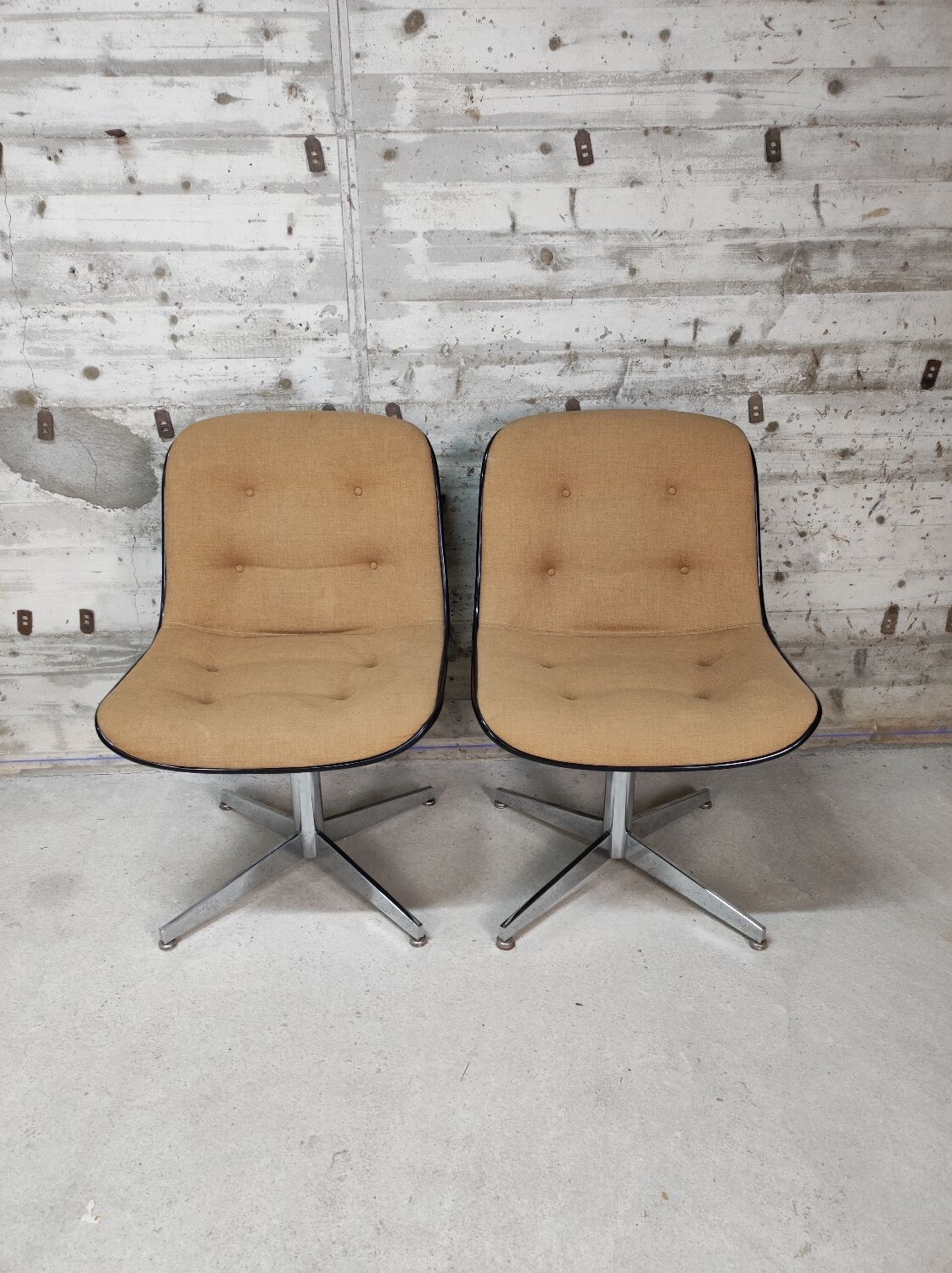 Paire de fauteuils Randall Buck