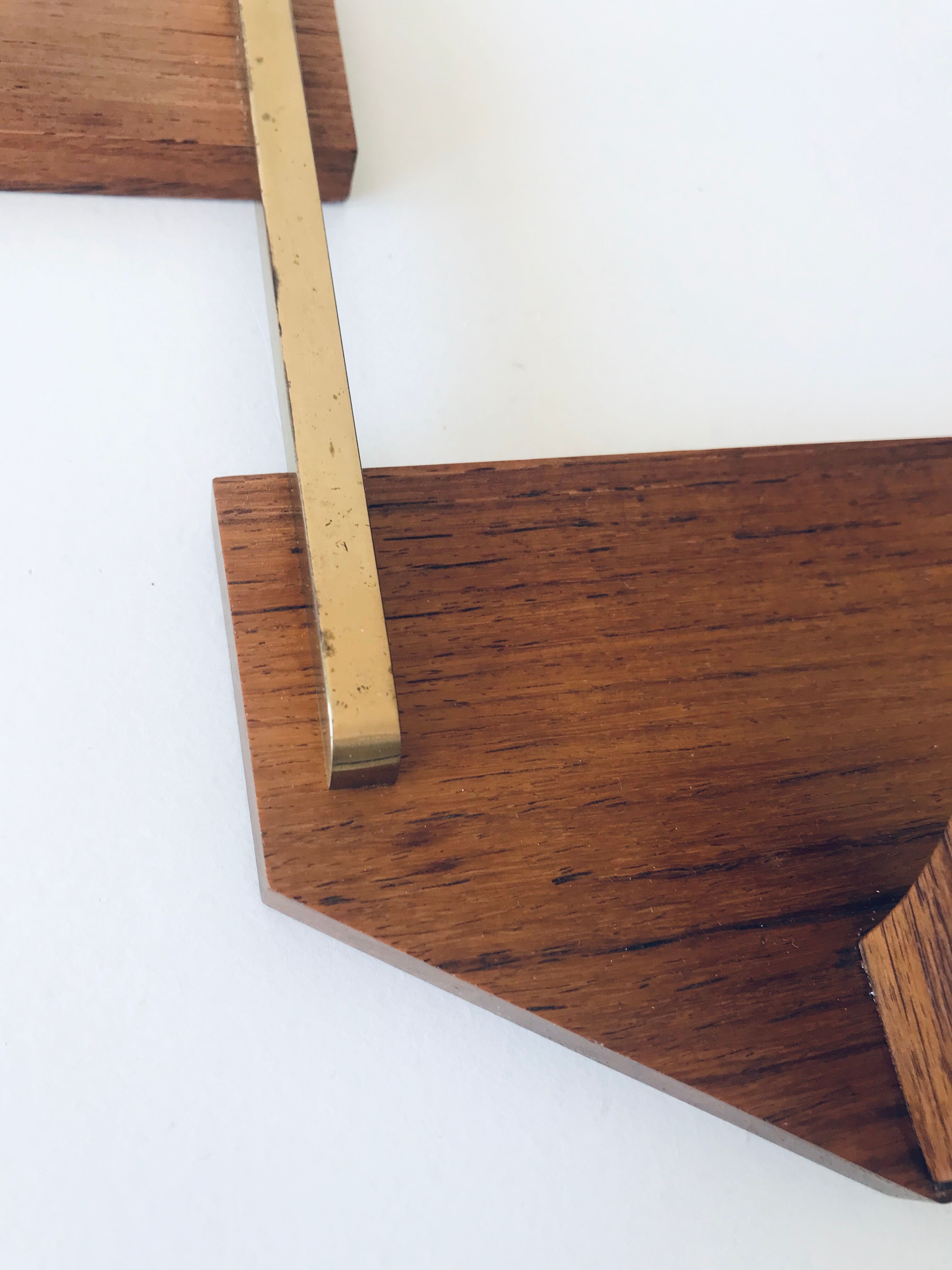 Patère in wood and brass