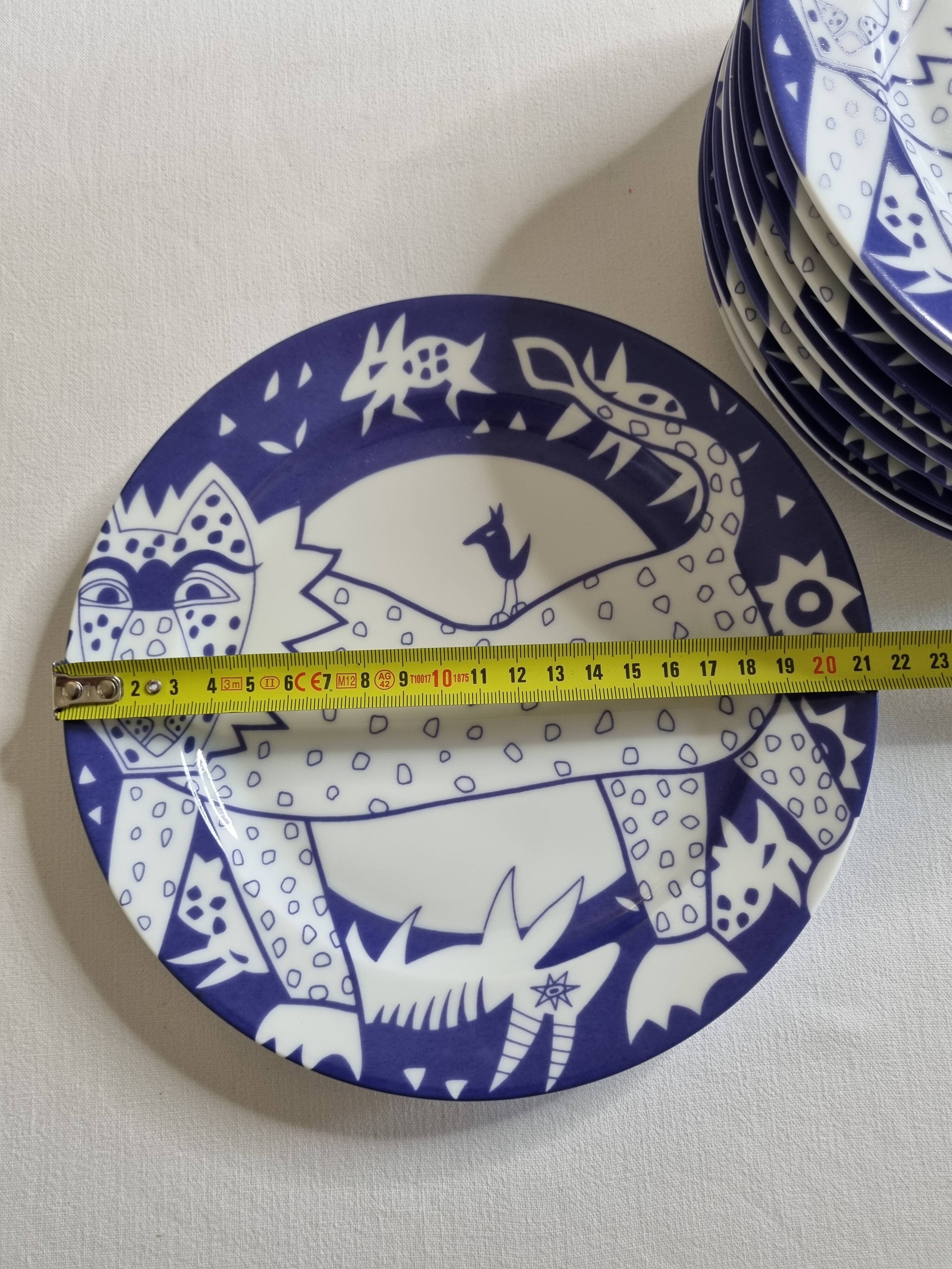 Service of 10 Plates, design by Yves Blayo Paris, 80s, 21 cm