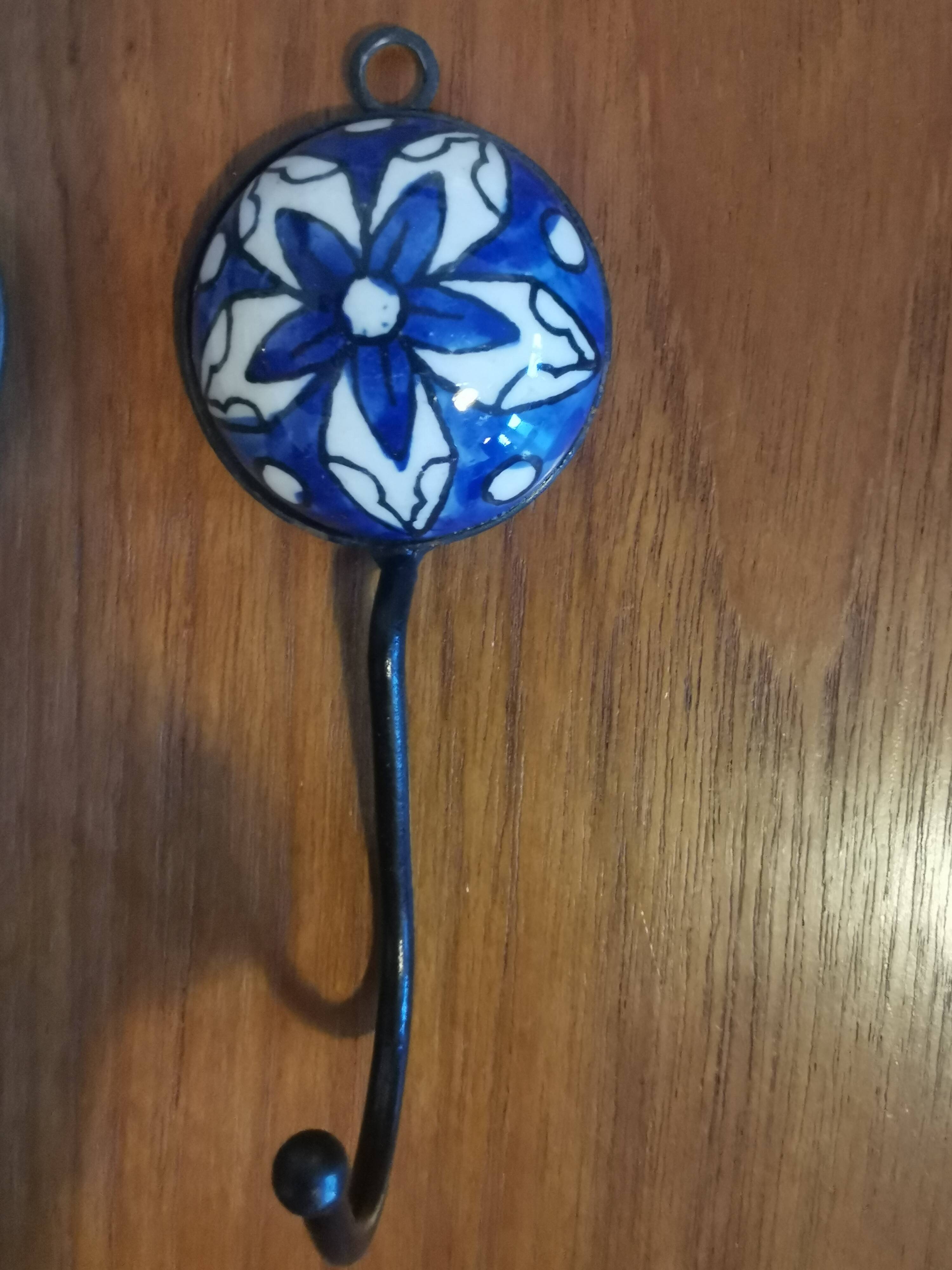 Set of 3 ceramic coat hooks