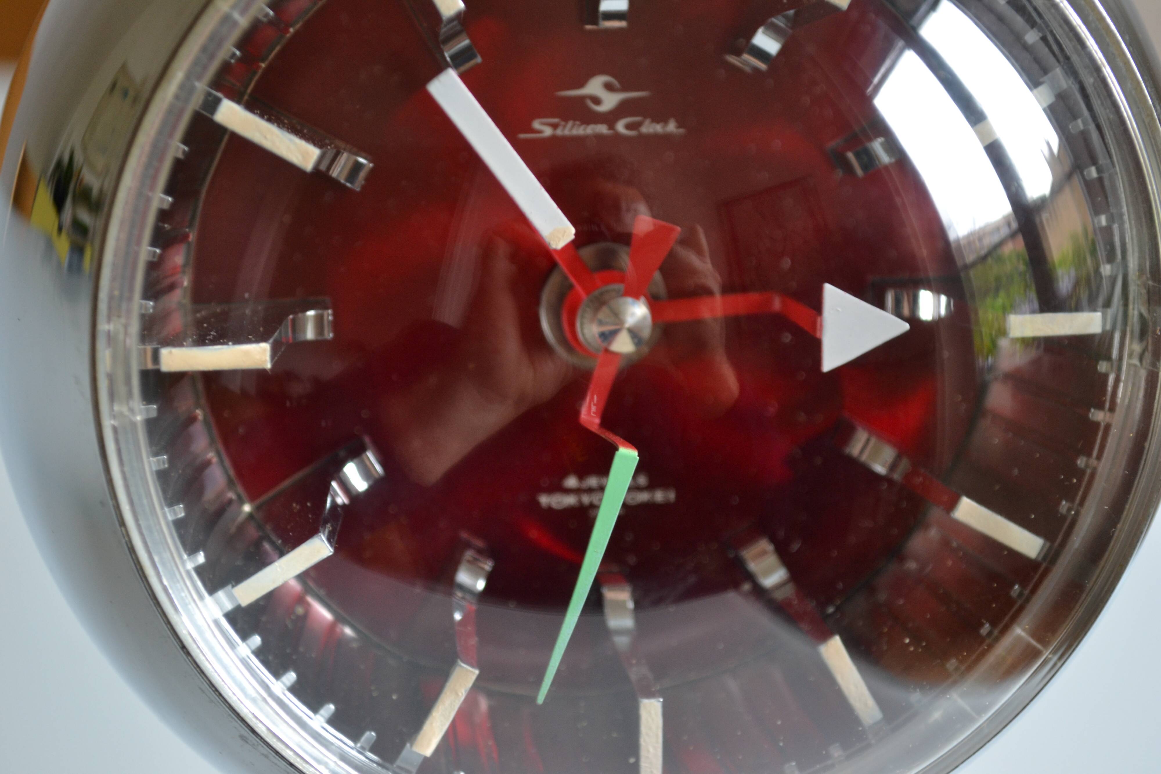 Tokyo Tokei 4 jewels vintage space age japan clock 1970 tulip foot