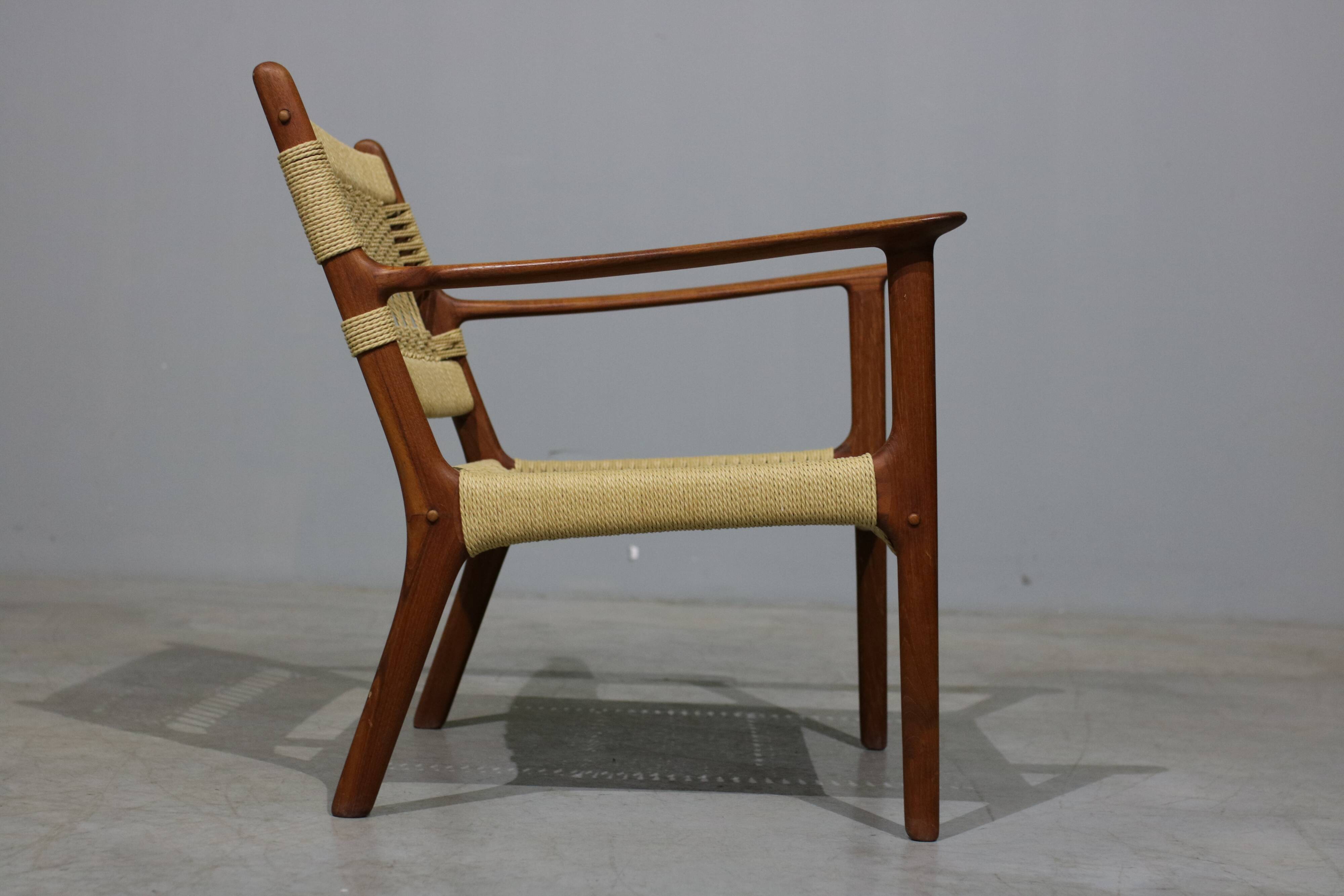 PJ112 armchair by Ole Wanscher for P. Jeppesen Mobelfabrik