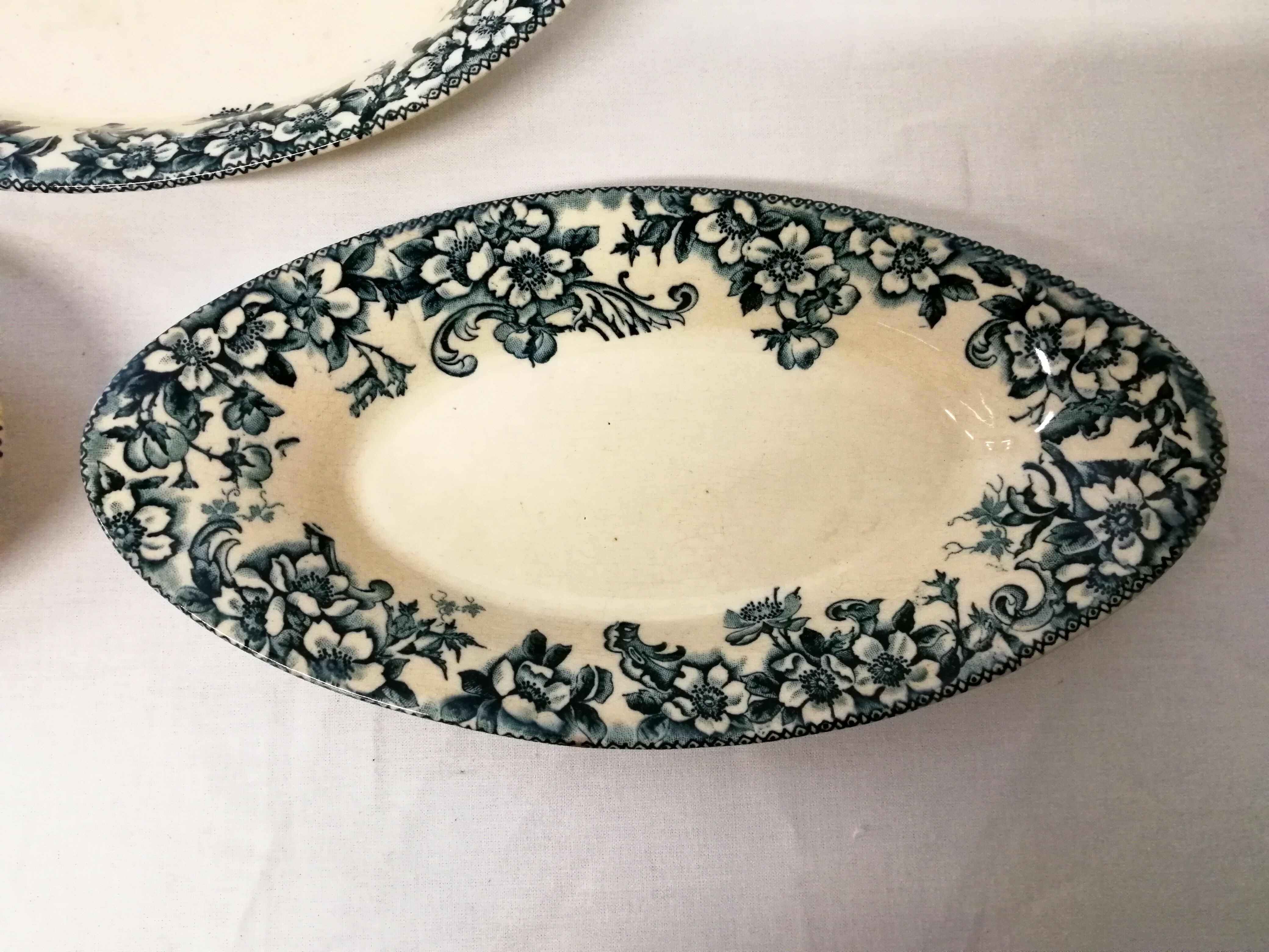 Old raviers, small dishes oval armer