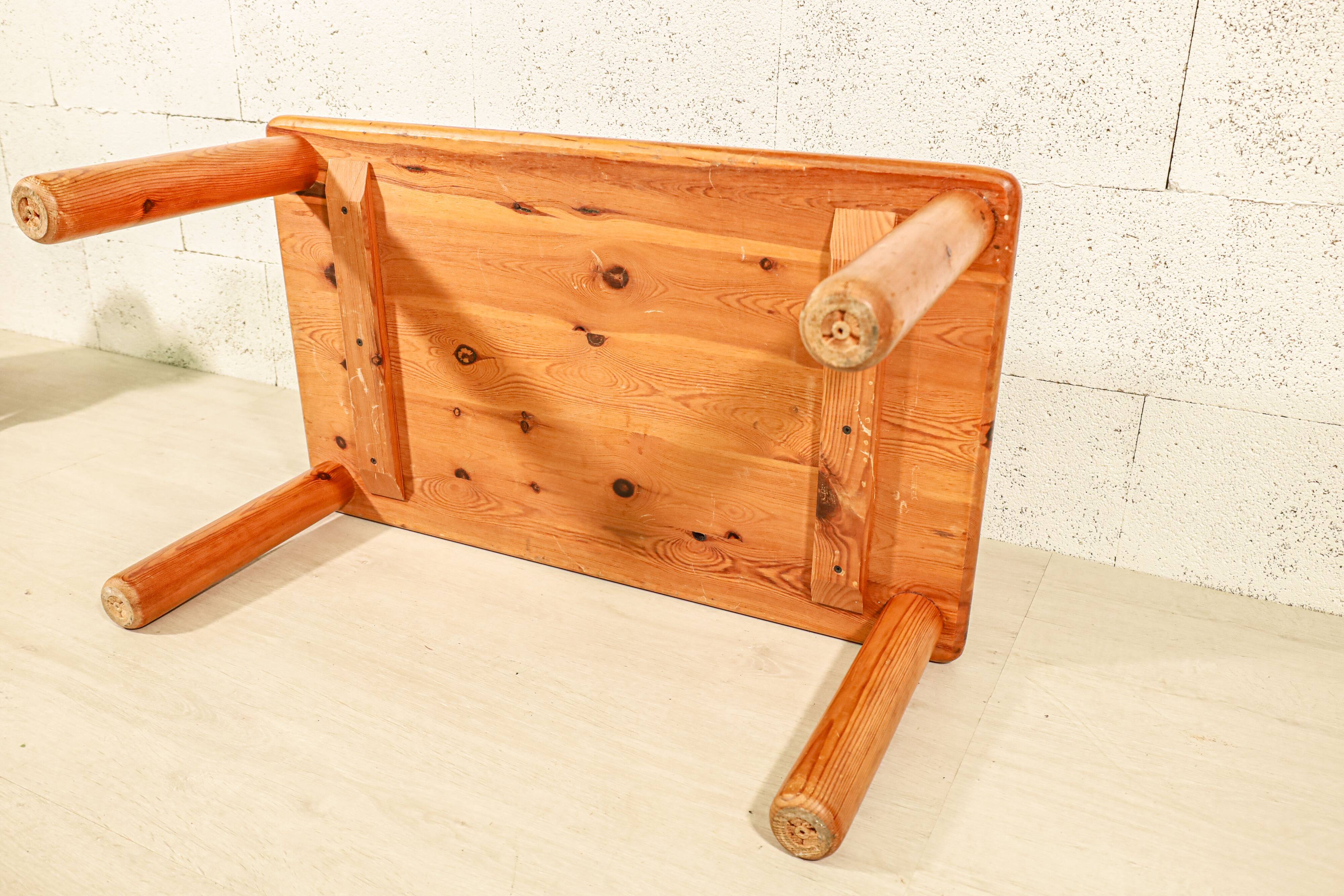 Table basse pin sélection Charlotte Perriand Les Arcs