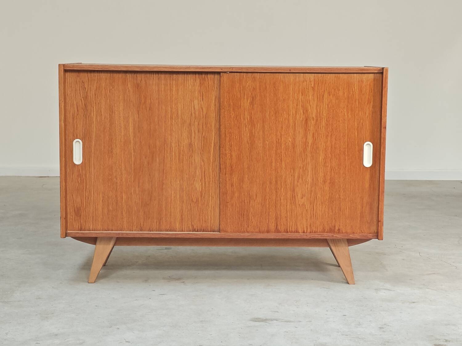 Sideboard, storage unit U-452 dub by Jiri Jiroutek for Interier Praha 1960