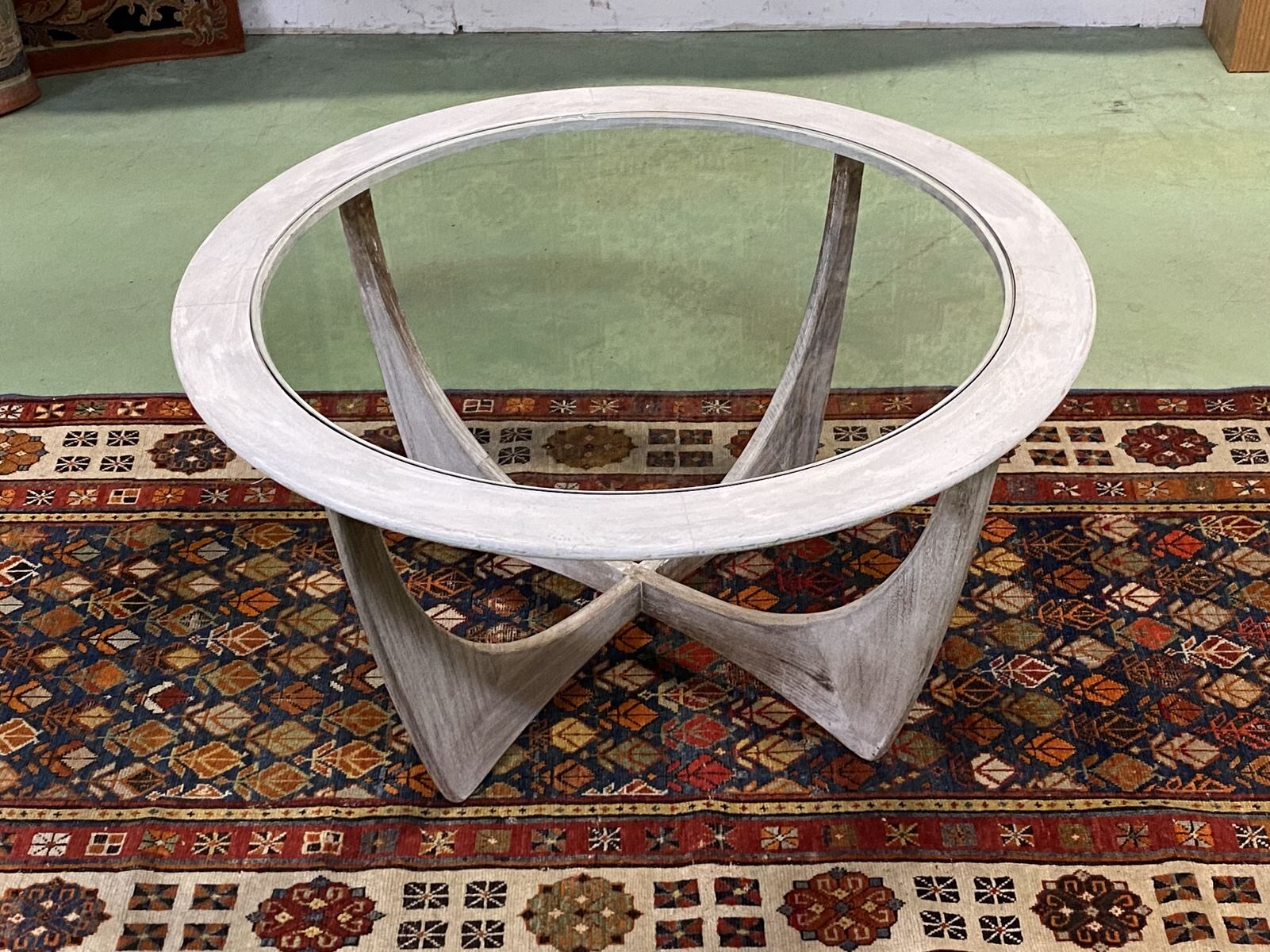 Round coffee table model Astro de G Plan in patinated teak - 60's