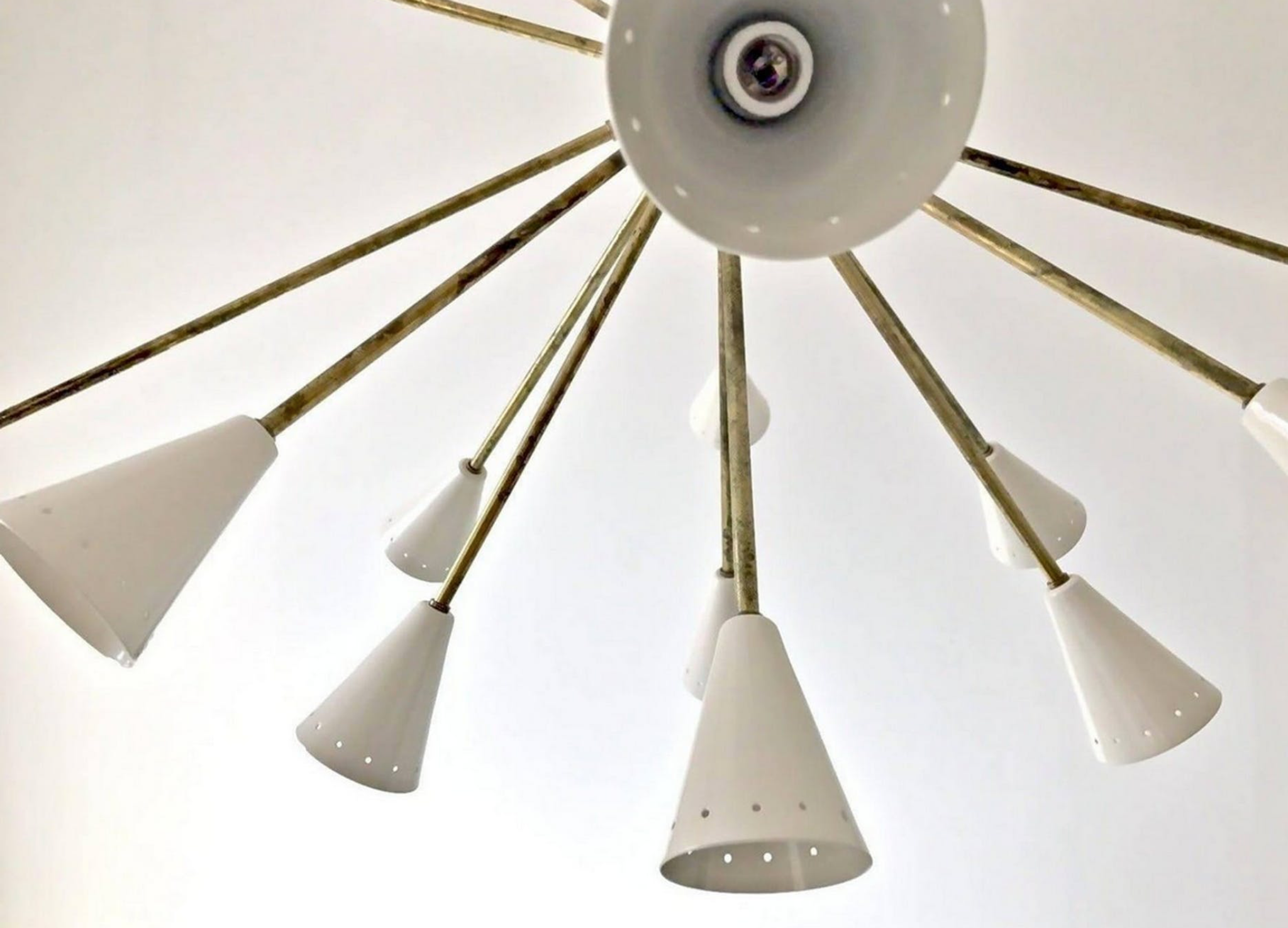 Chandelier Sputnik 24-arm brass and white-ivory lacquered metal