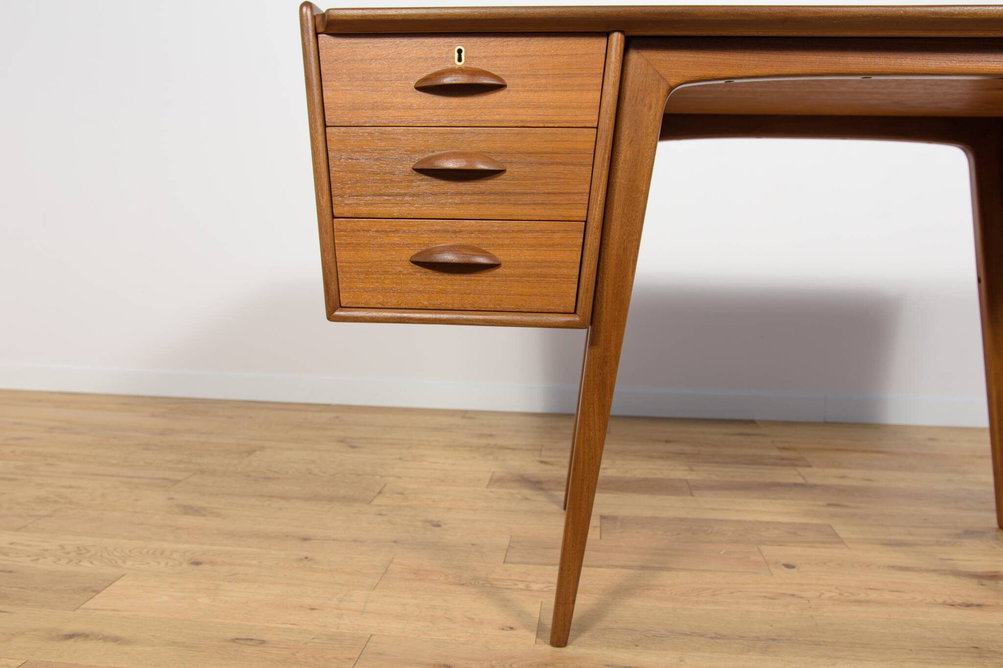 Mid-Century Teak Desk by Svante Skogh for AB Möbelfabriken Balder, Sweden, 1950s