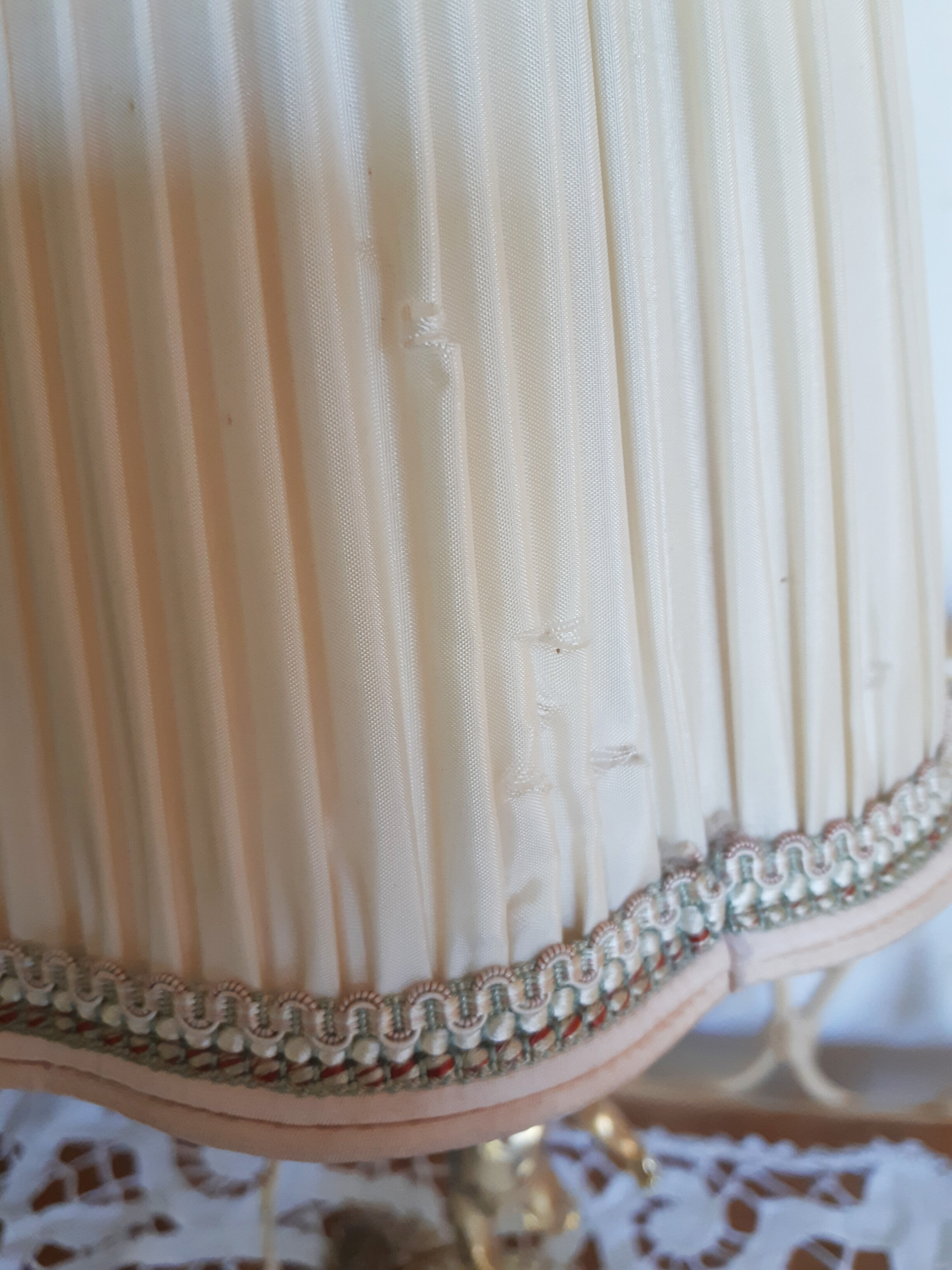 Bedside lamp, table, cherub in gilded brass