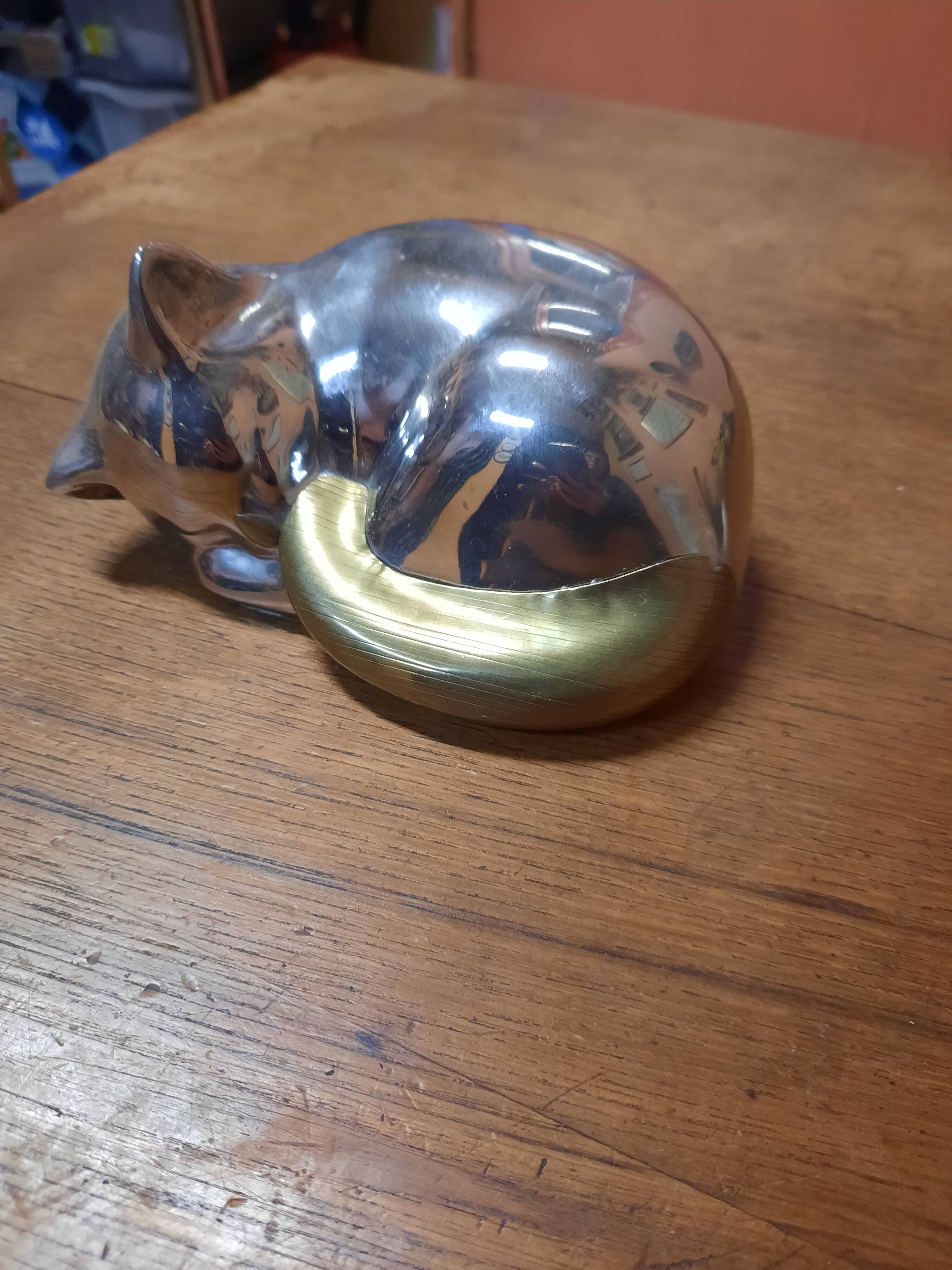 Brass cat
