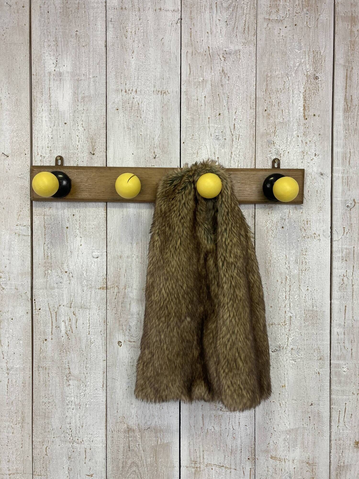 Bistro coat hook