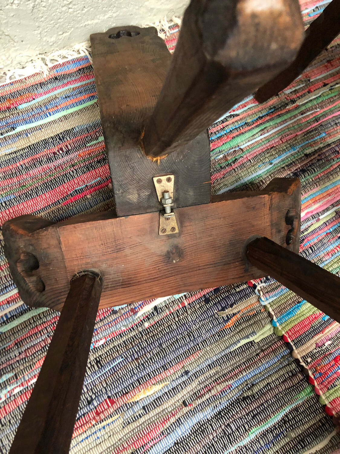 Brutalized tripod chairs