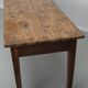Table à manger rustique française en orme, XIXe siècle