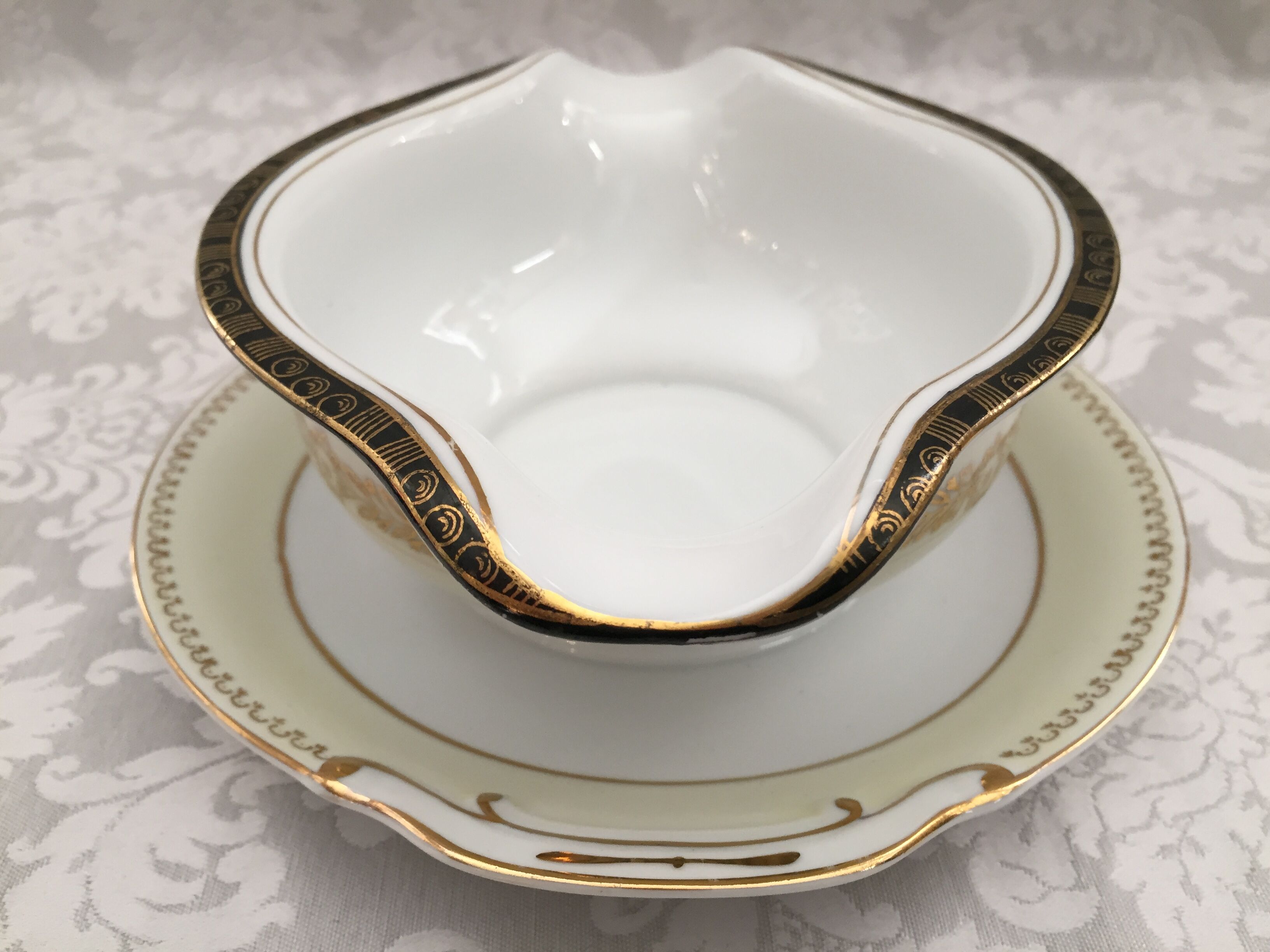 Old Louis XVI Style Luxury Porcelain Seam maker Made in Japan