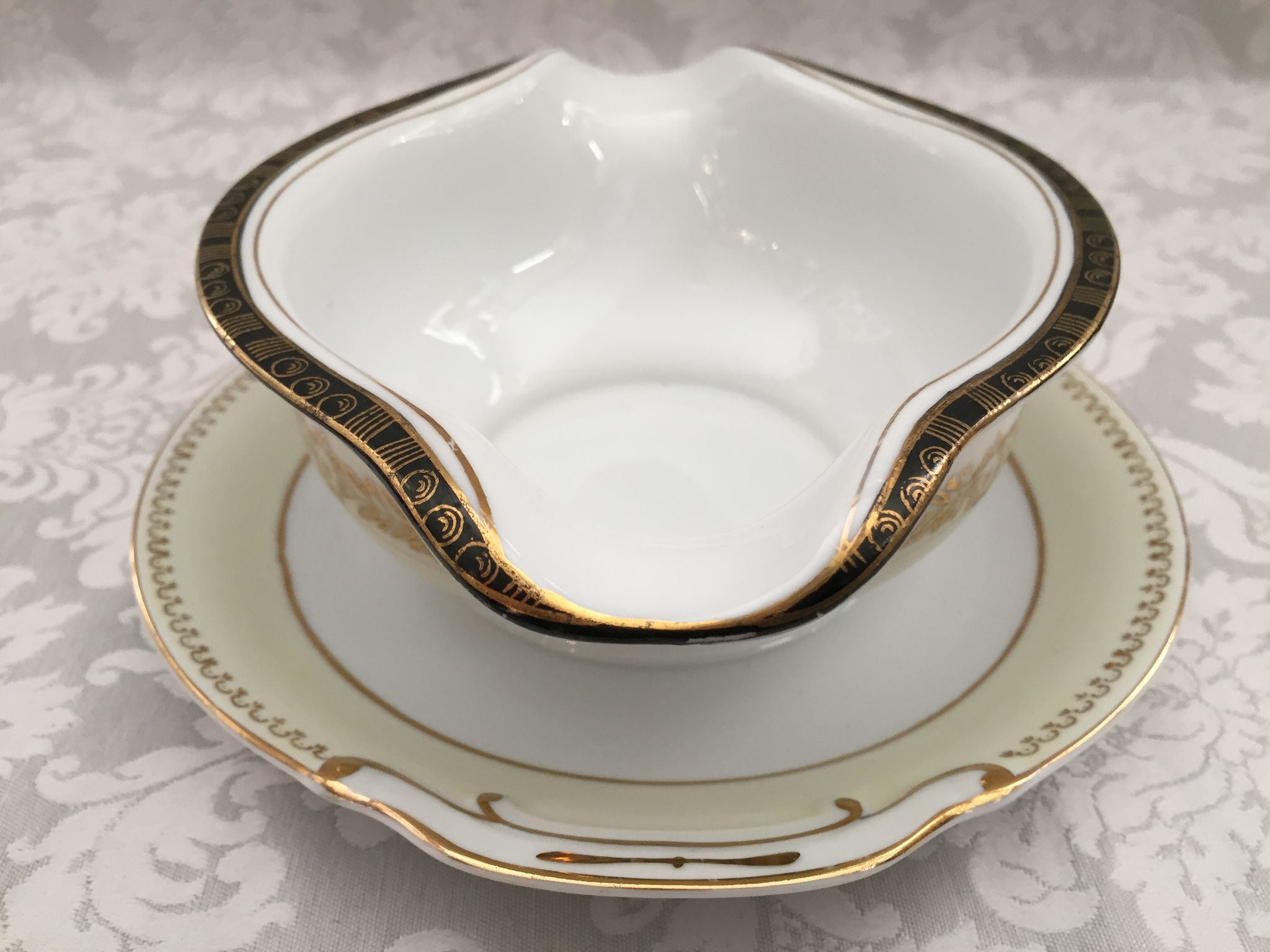 Ancienne saucière Porcelaine de Luxe Style Louis XVI Made in Japan