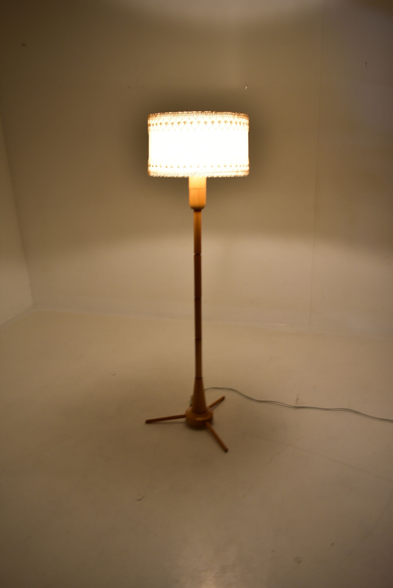 Mid-Century Wooden Floor Lamp by Uluv, 1950s / Czechoslovakia