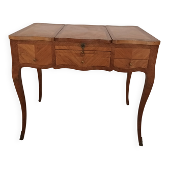 Wooden dressing table