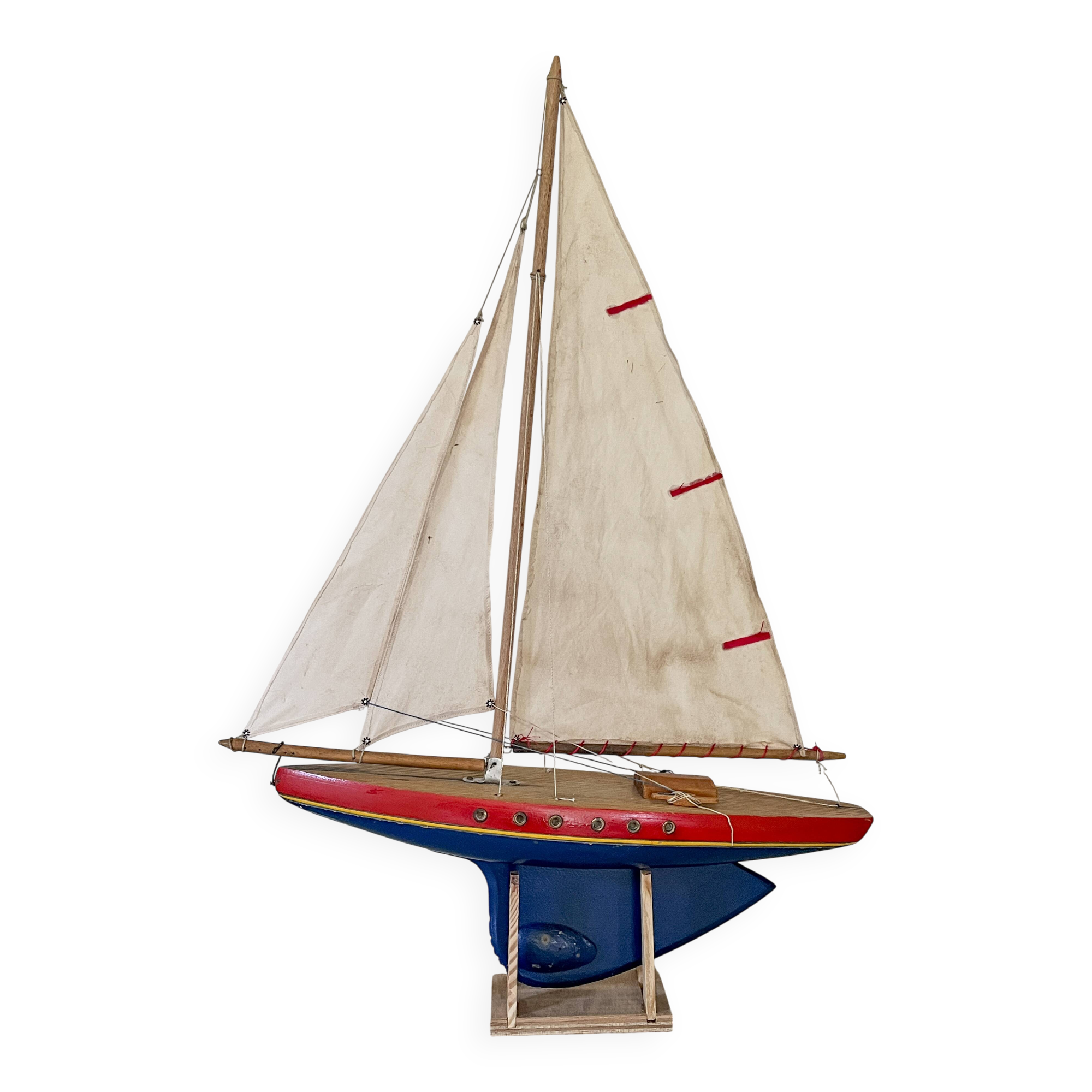 Grand voilier de bassin en bois Tirot 503, jouet ancien