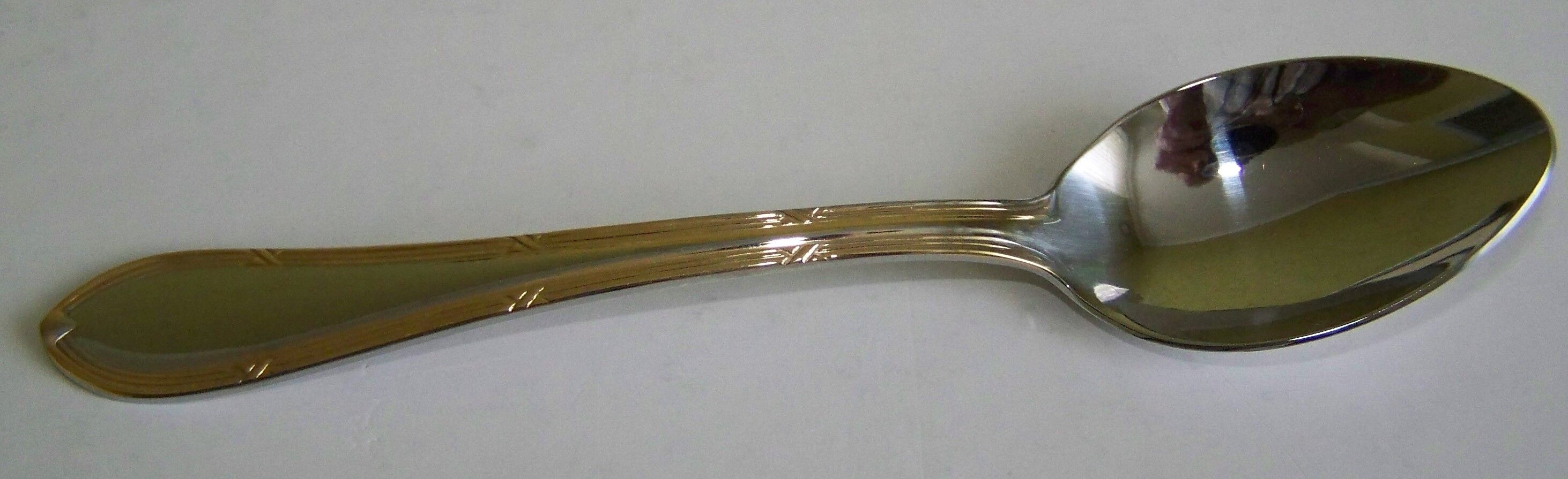 70 pieces cutlery set