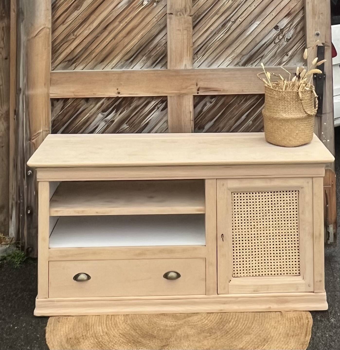 Meuble télé tv rénové en bois brut