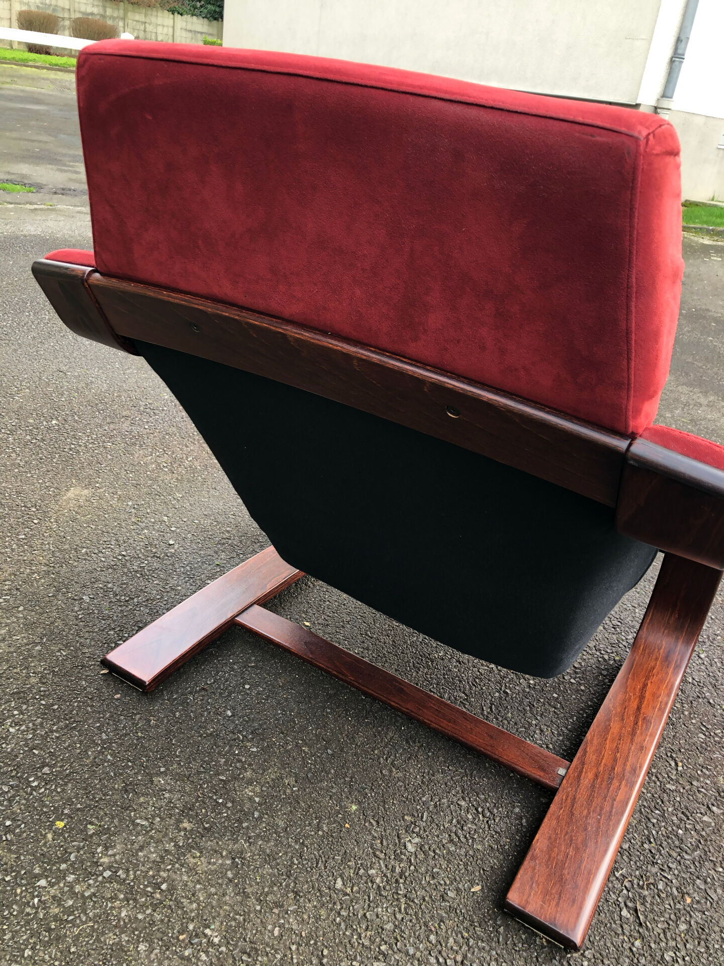 Nelo chair furniture