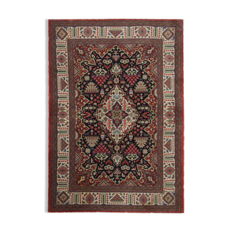 Traditional Persian Kashan Area Rug, Handwoven Oriental Carpet- 106x163cm