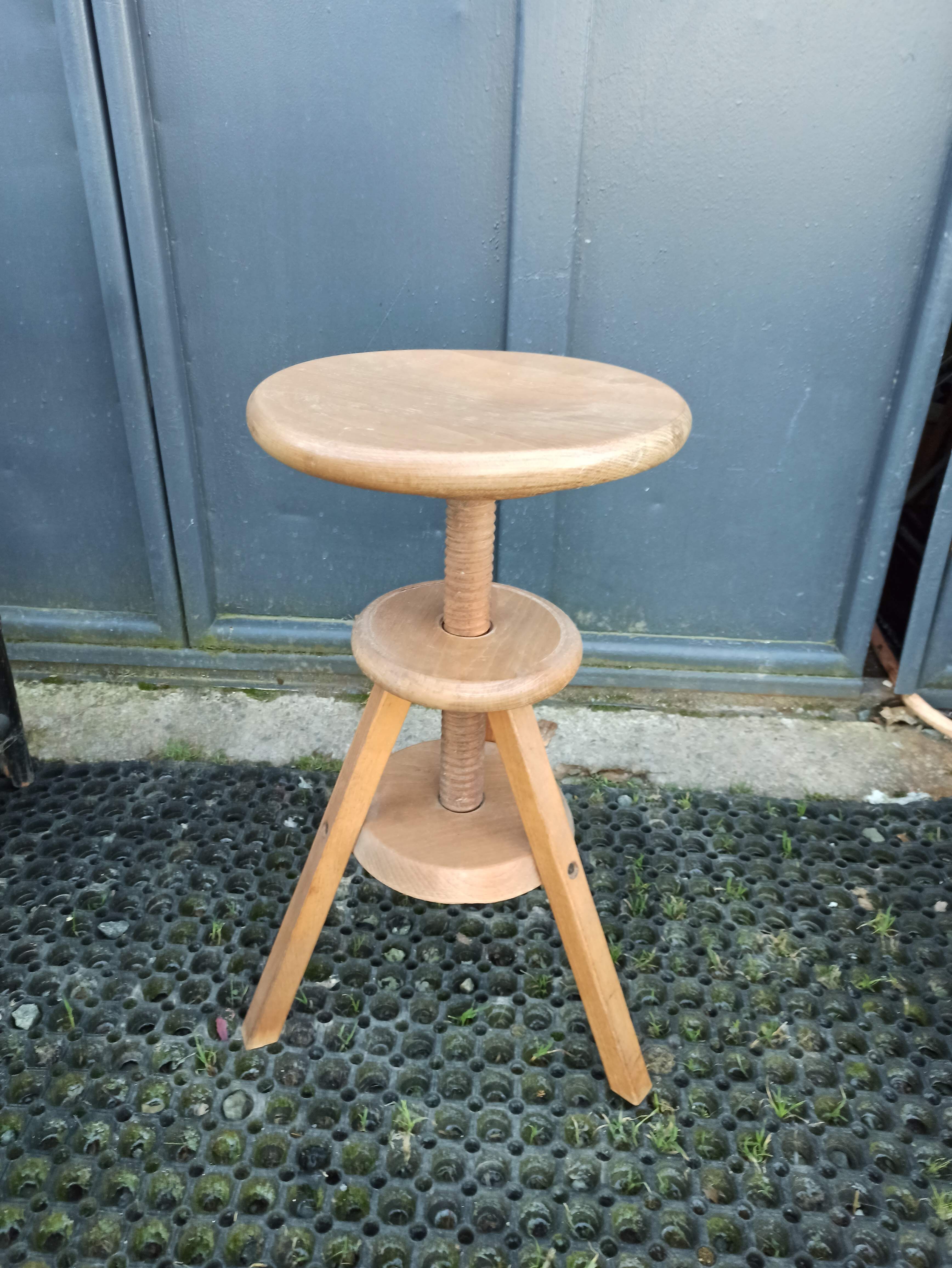 Wooden workshop screw stool from 46 to 65 cm