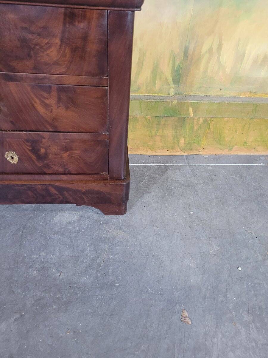 Small mahogany Louis Philippe chest of drawers