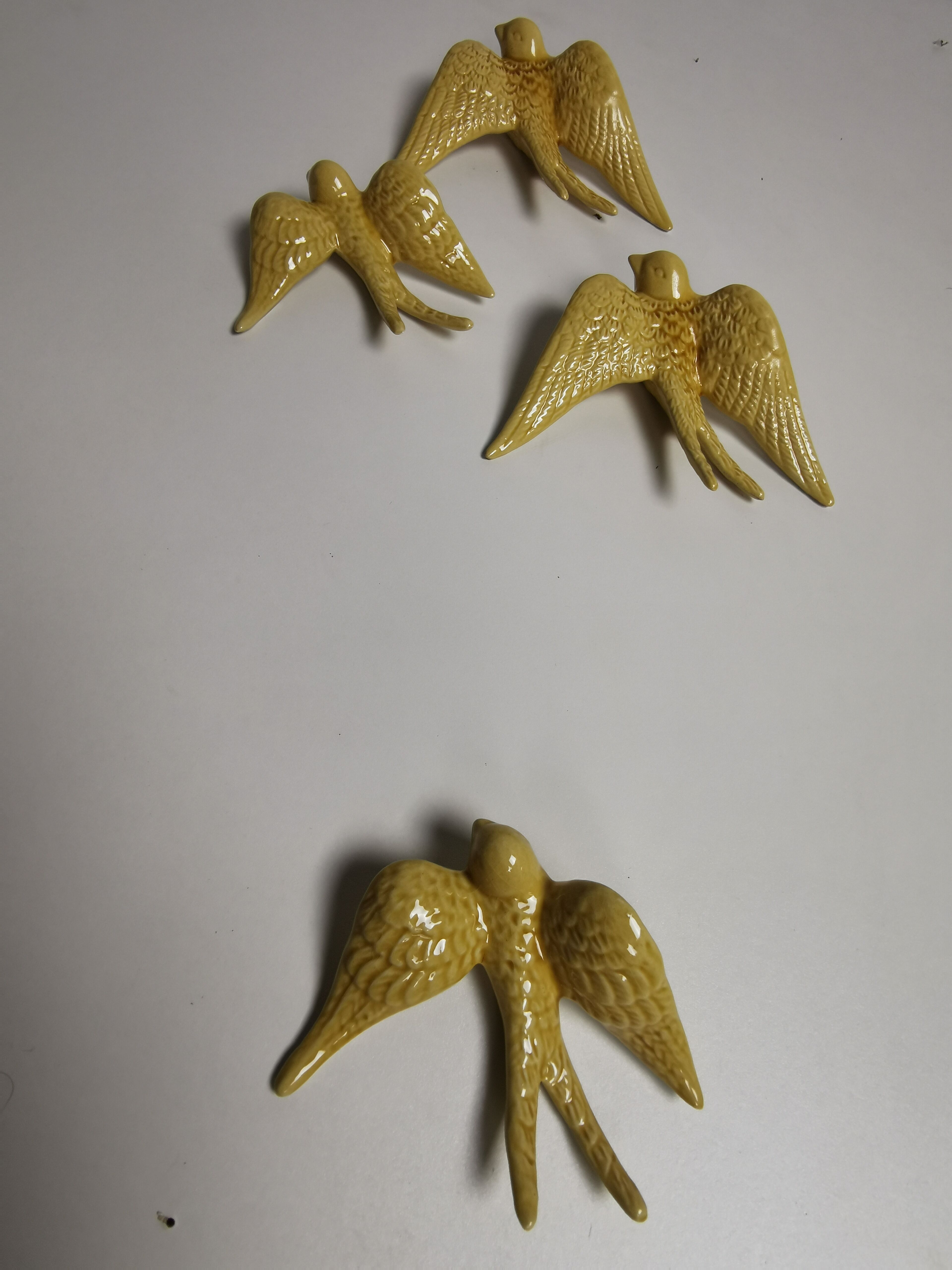 Batch of swallows in ceramic