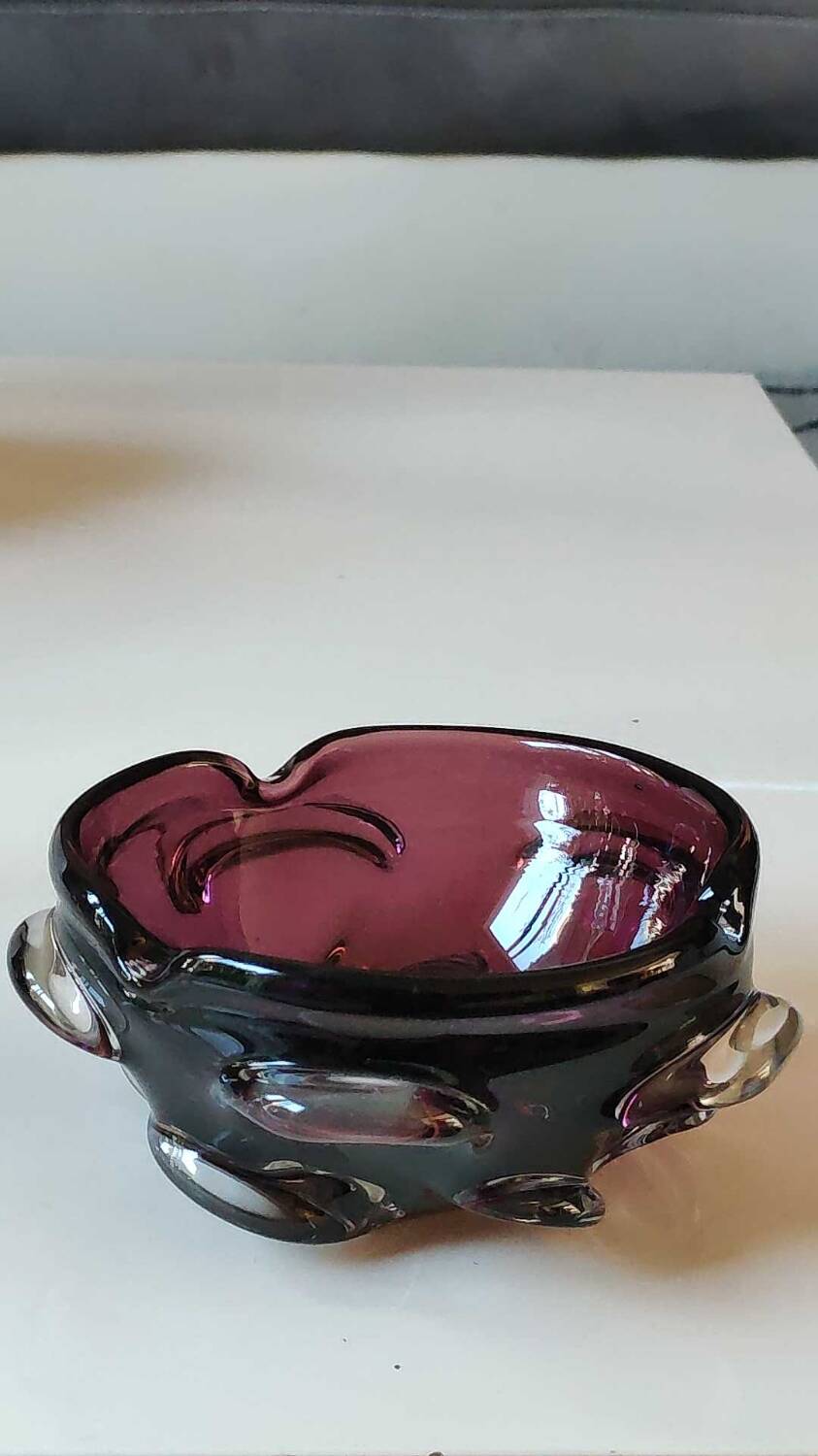 Murano pocket emptier. Organic/Corolla floral design. In purple blown glass. Diam 15 cm