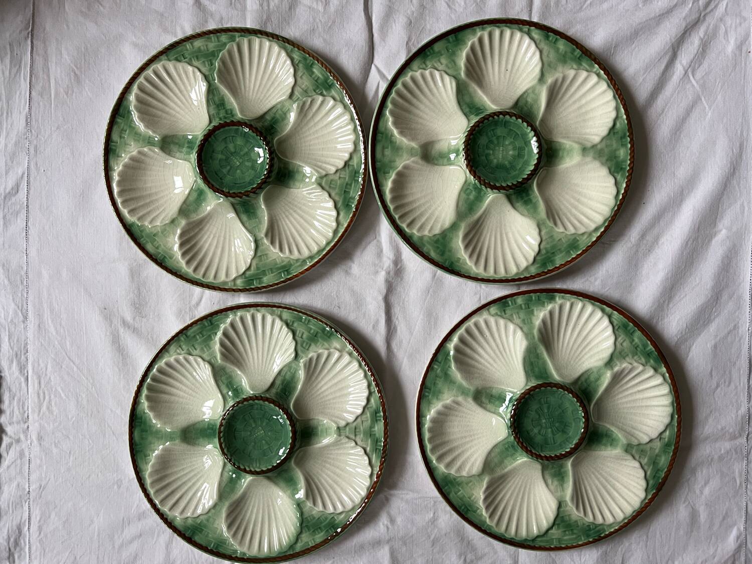 Chantilly oyster plates