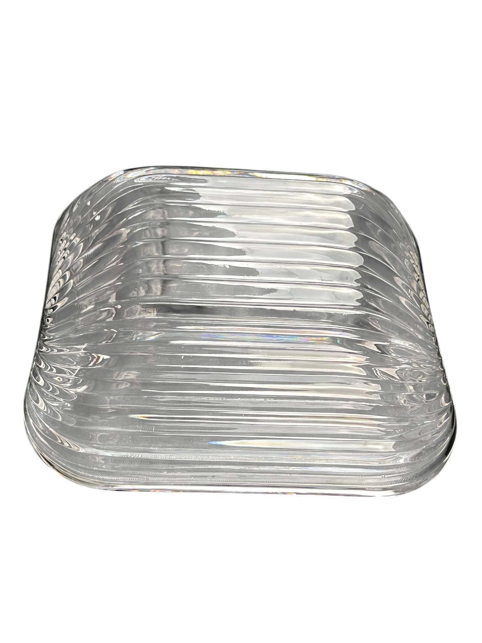 Table art, 20th-century crystal fruit bowl.