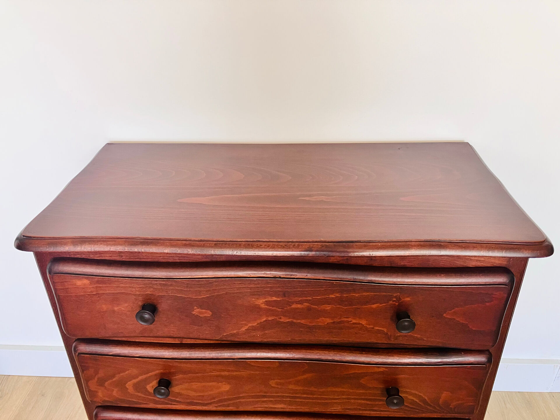 Solid wood chest of drawers