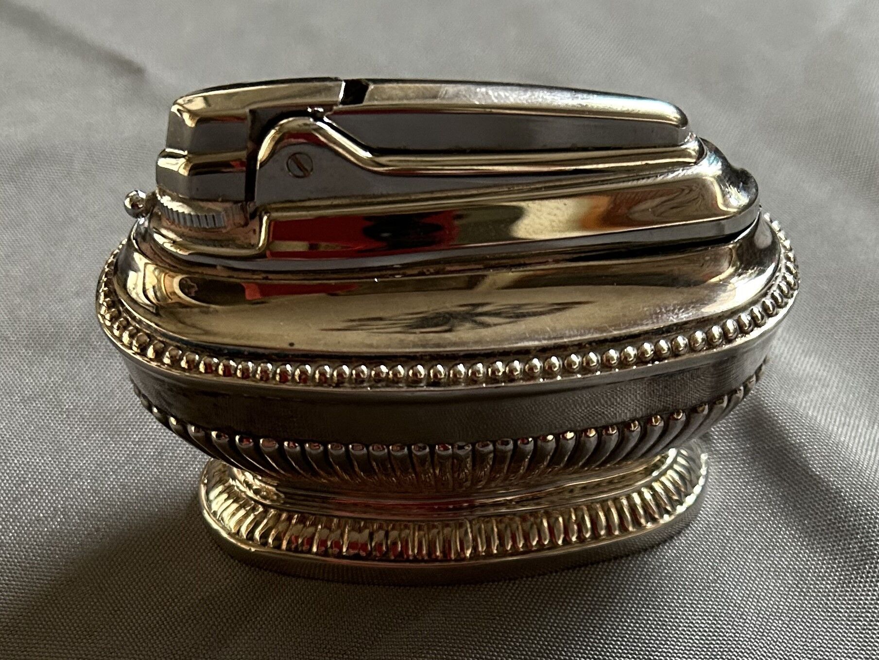 Vintage Ronson table lighter