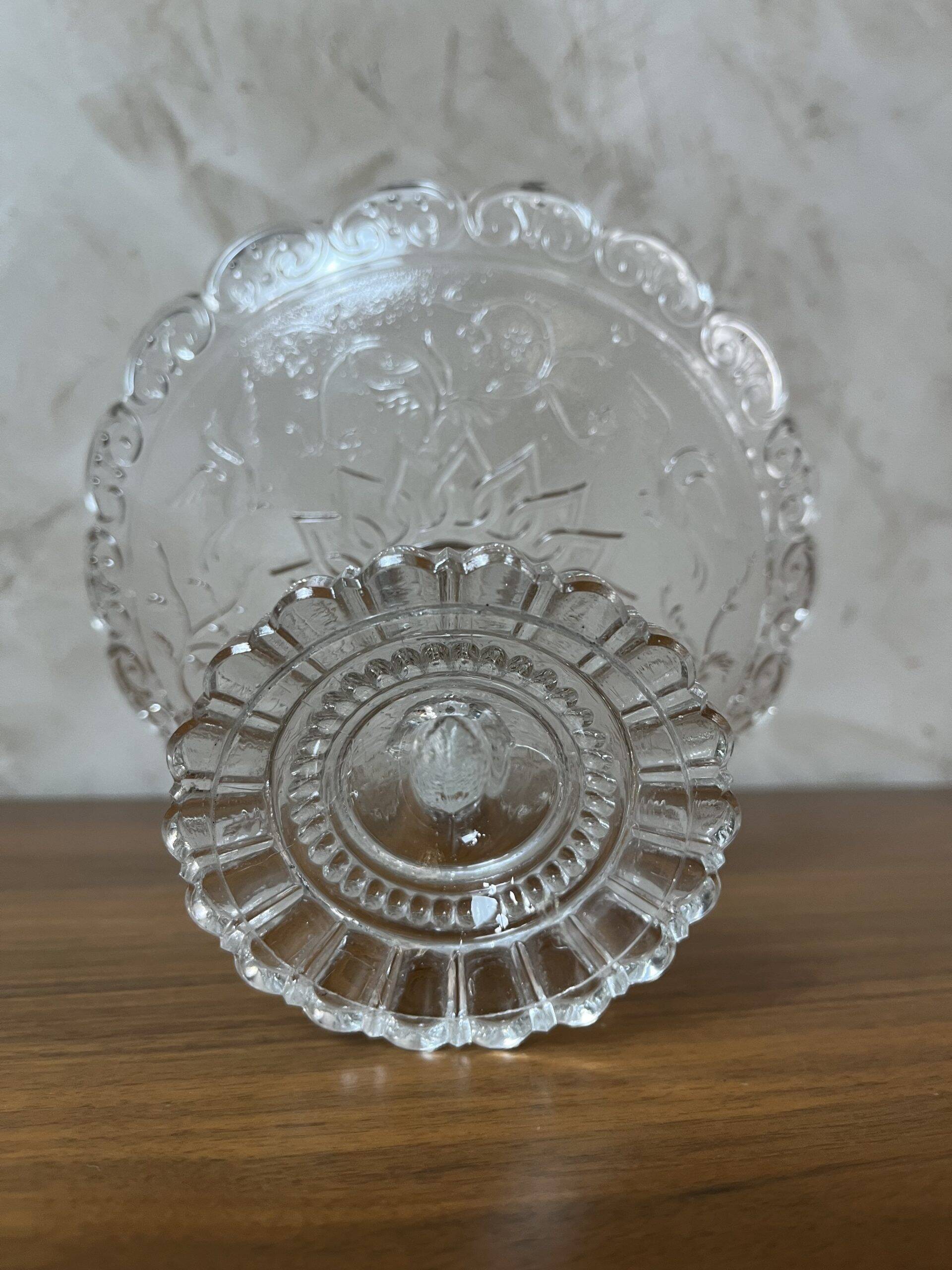 Glass fruit bowl on foot